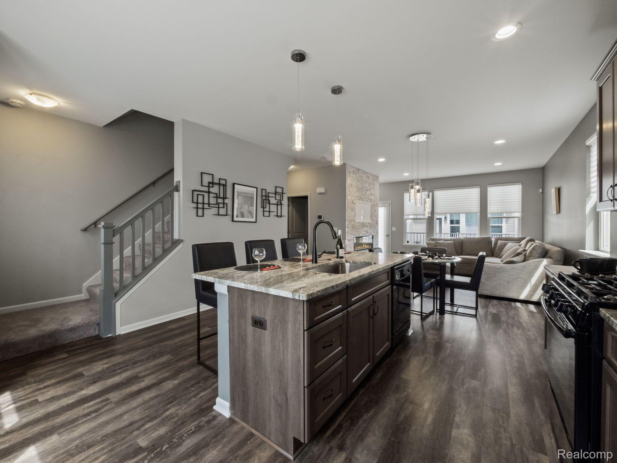 2500 Normandy Road 41