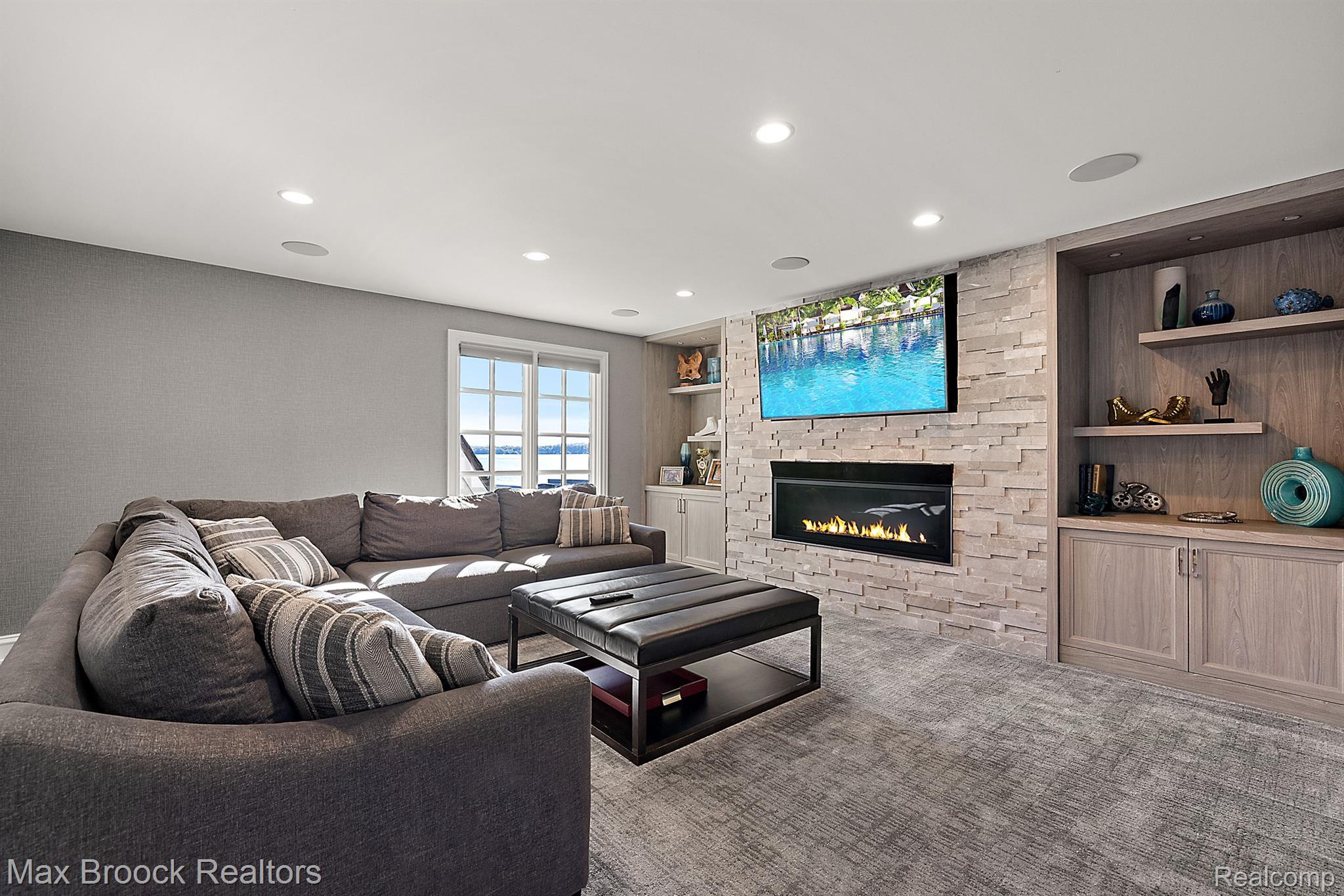 3251 W Shore Drive