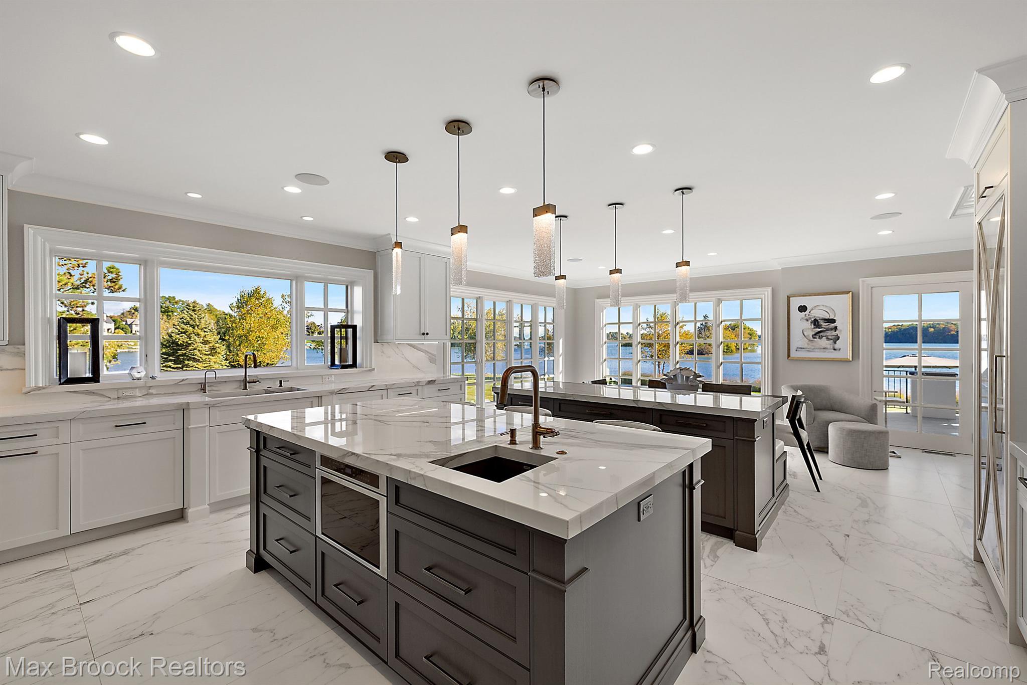3251 W Shore Drive