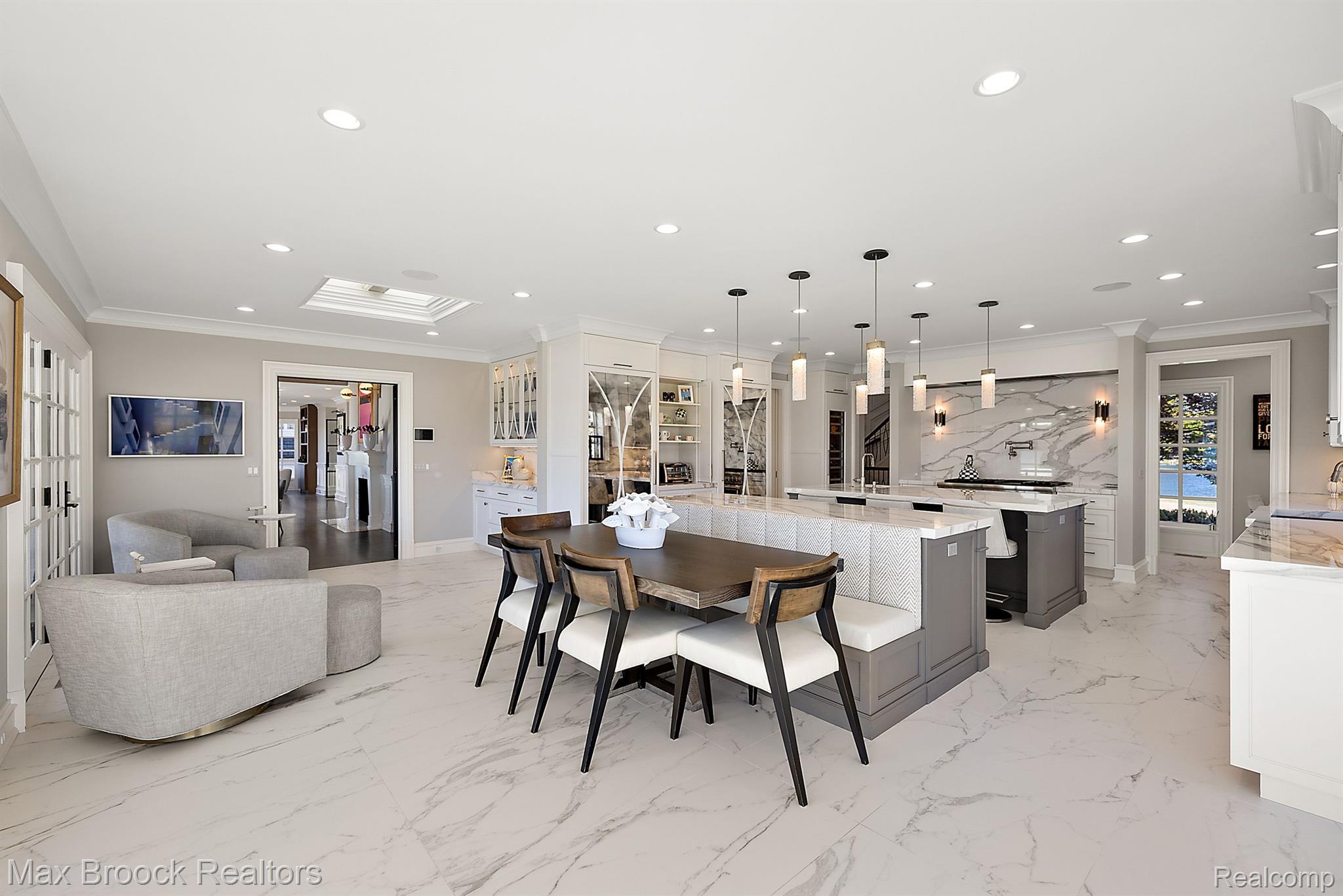 3251 W Shore Drive