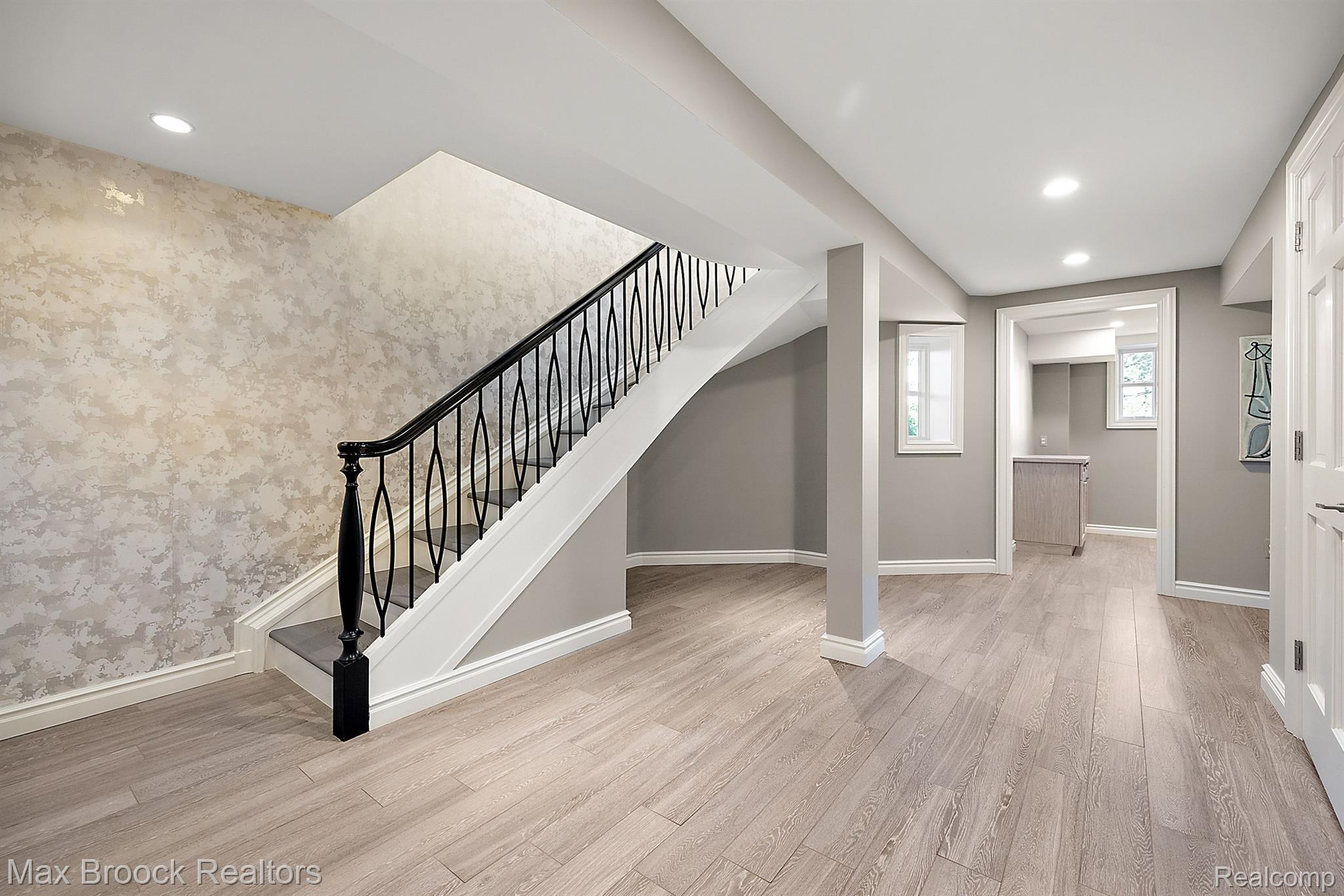 3251 W Shore Drive
