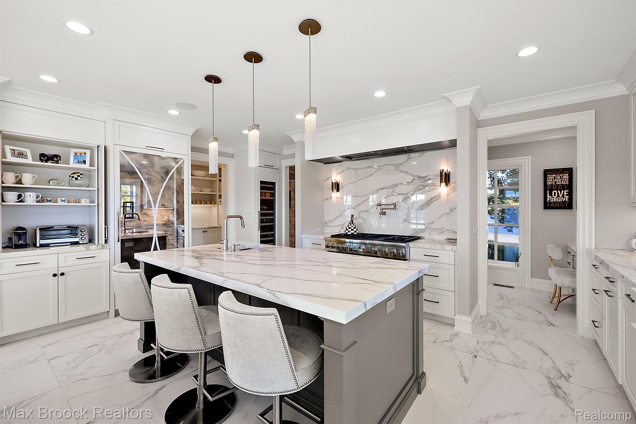 3251 W Shore Drive