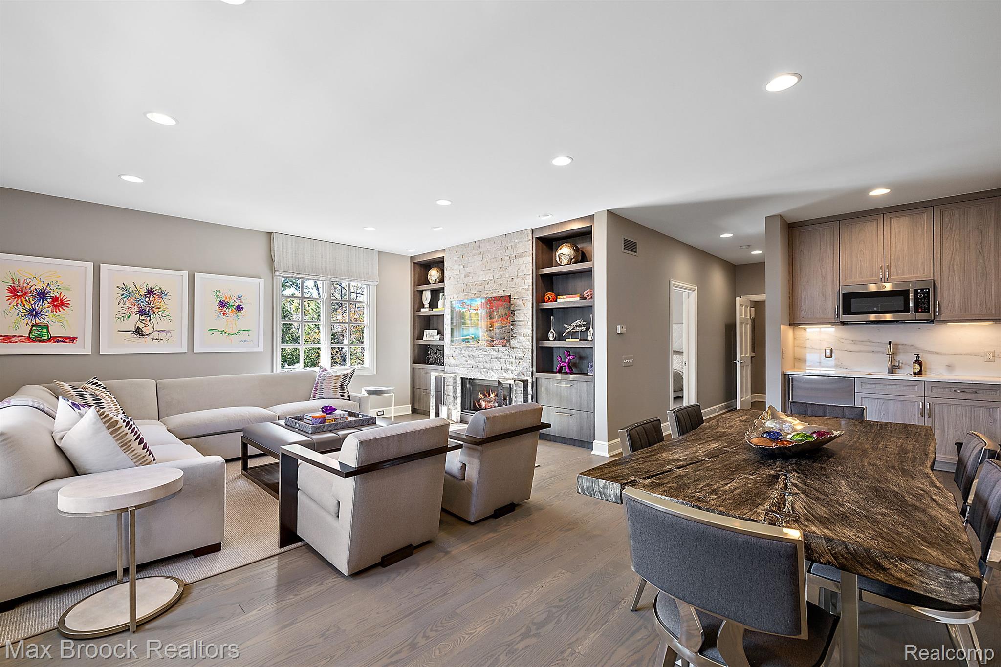 3251 W Shore Drive