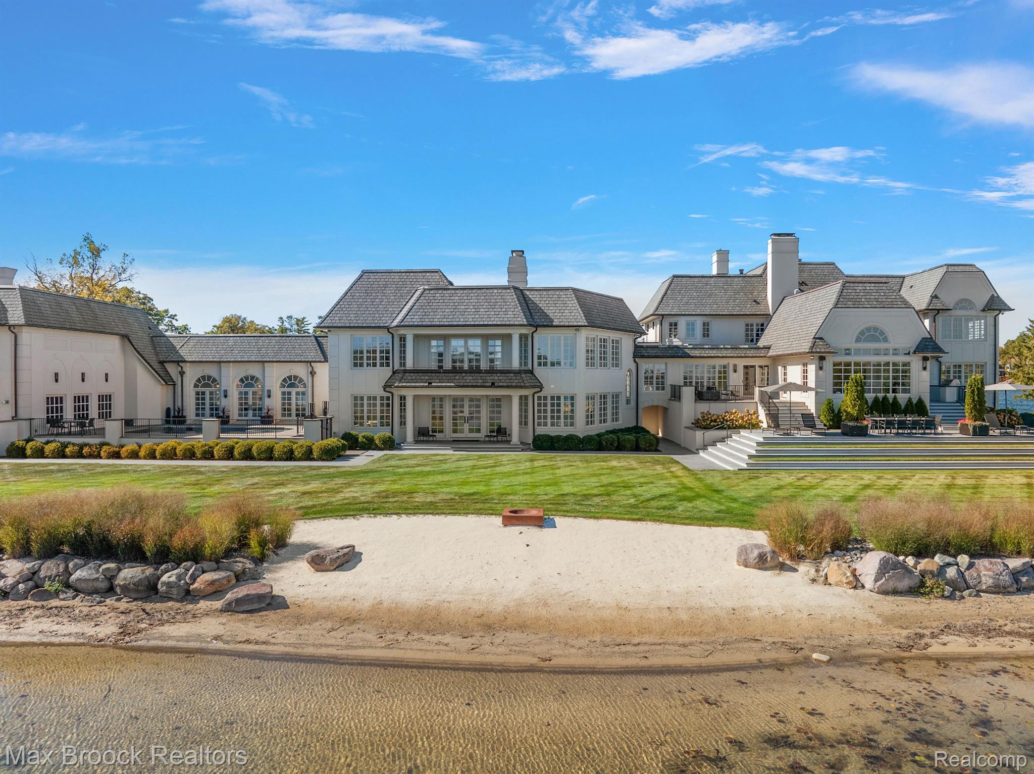 3251 W Shore Drive