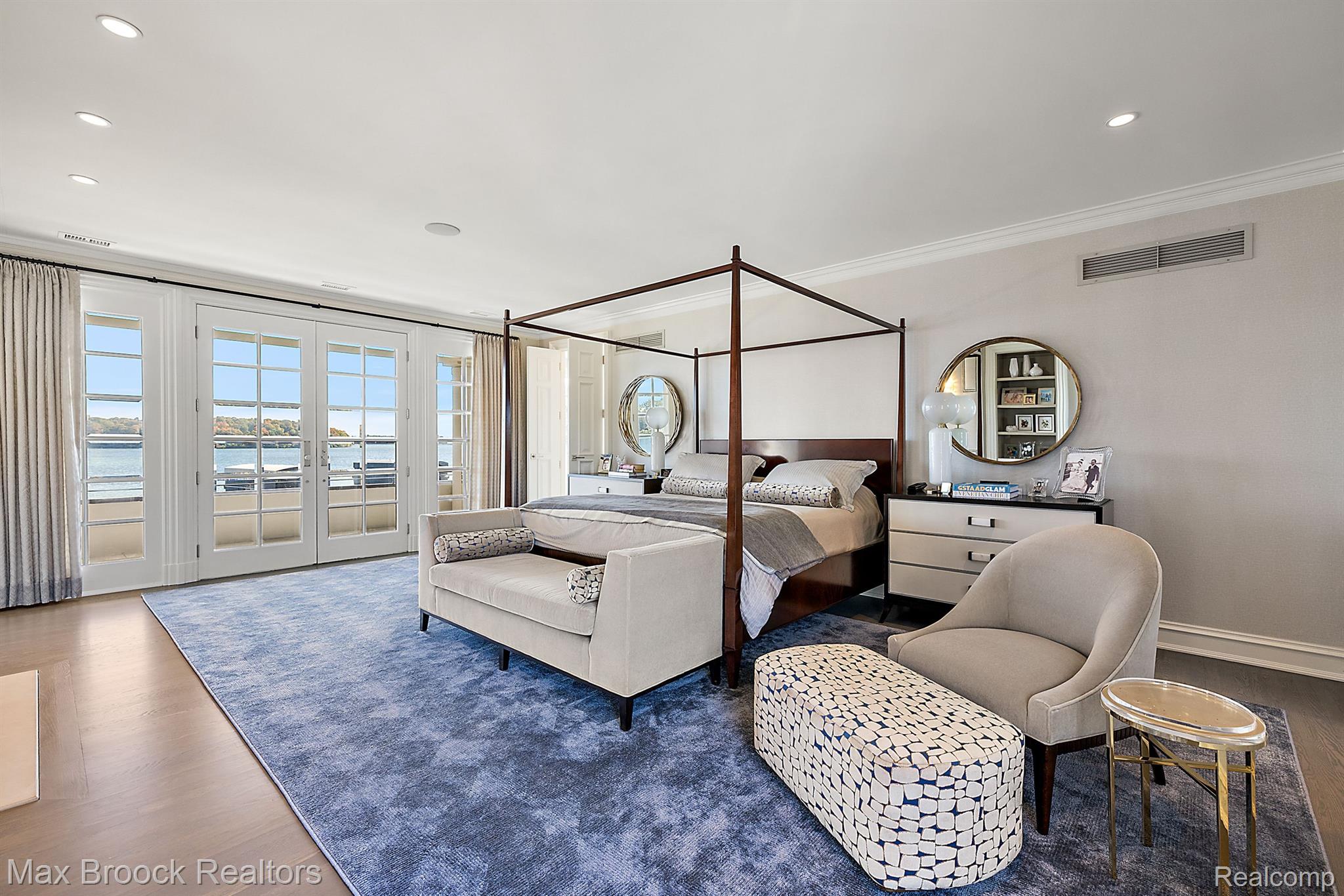 3251 W Shore Drive