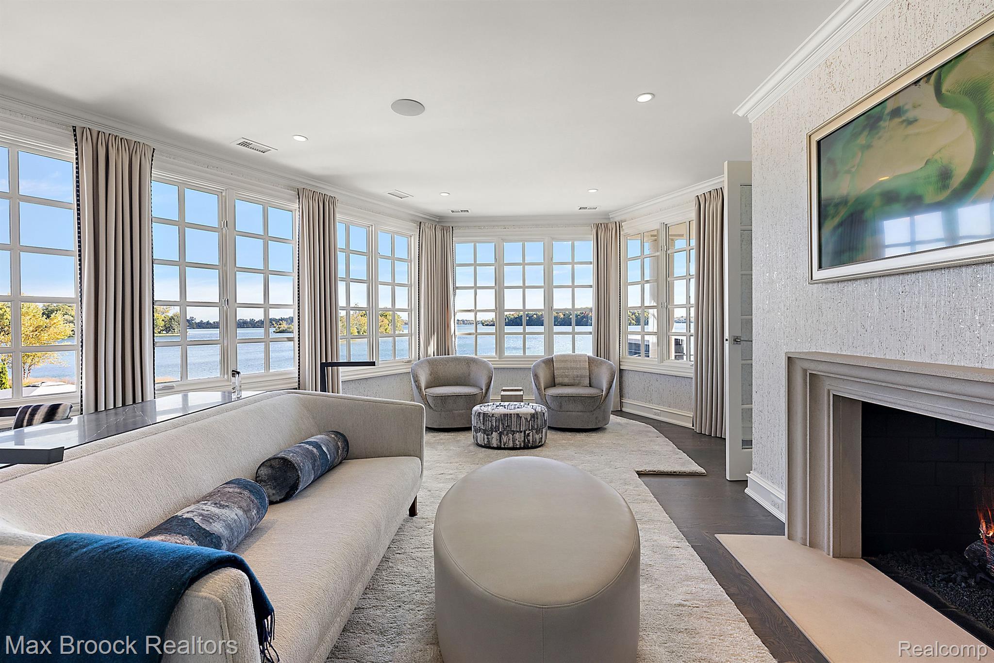 3251 W Shore Drive