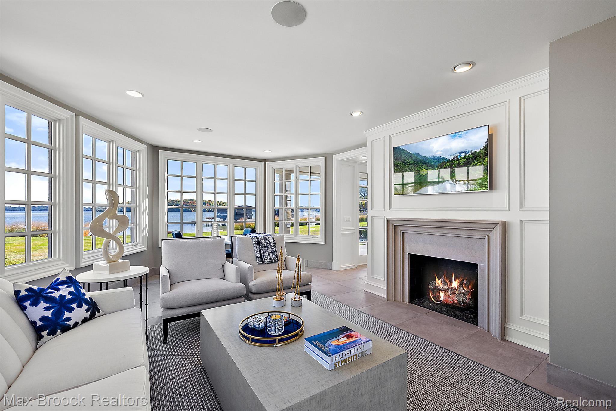 3251 W Shore Drive
