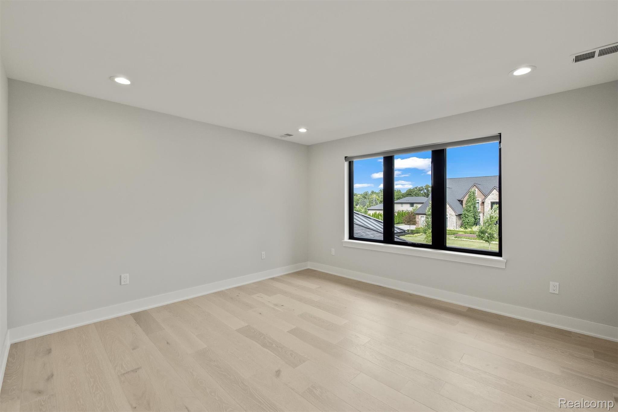 3266 BARON Drive