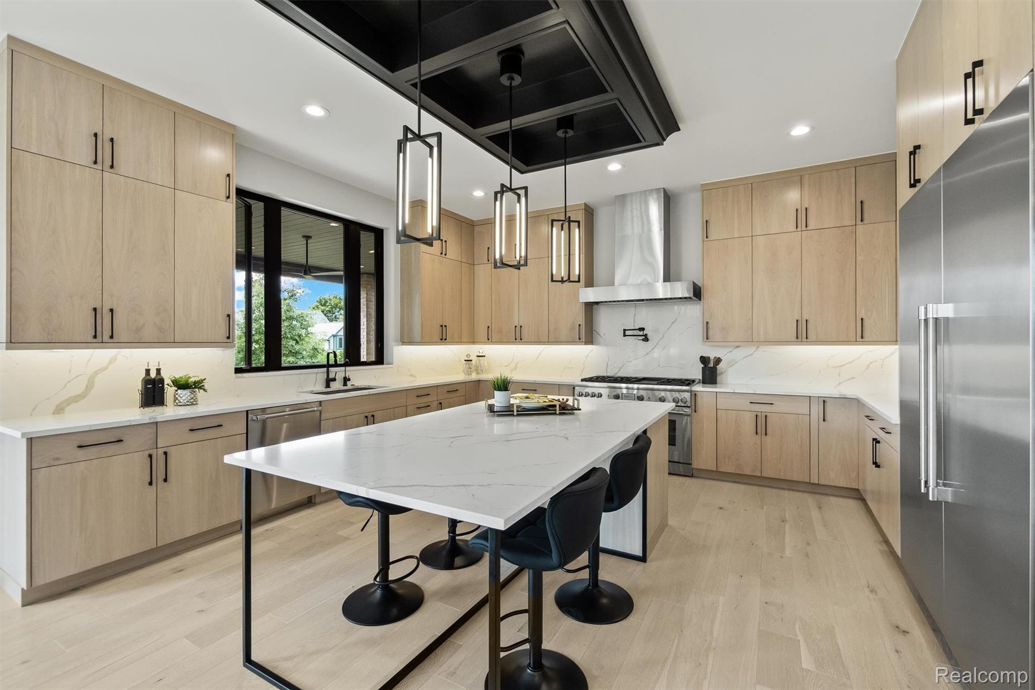 3266 BARON Drive