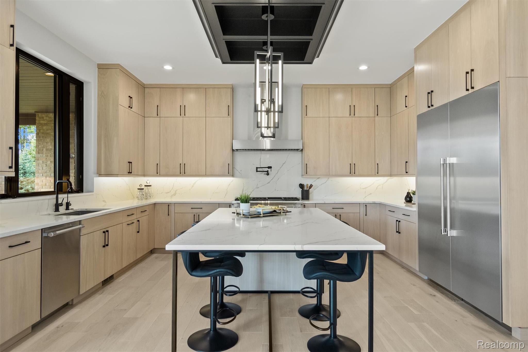 3266 BARON Drive