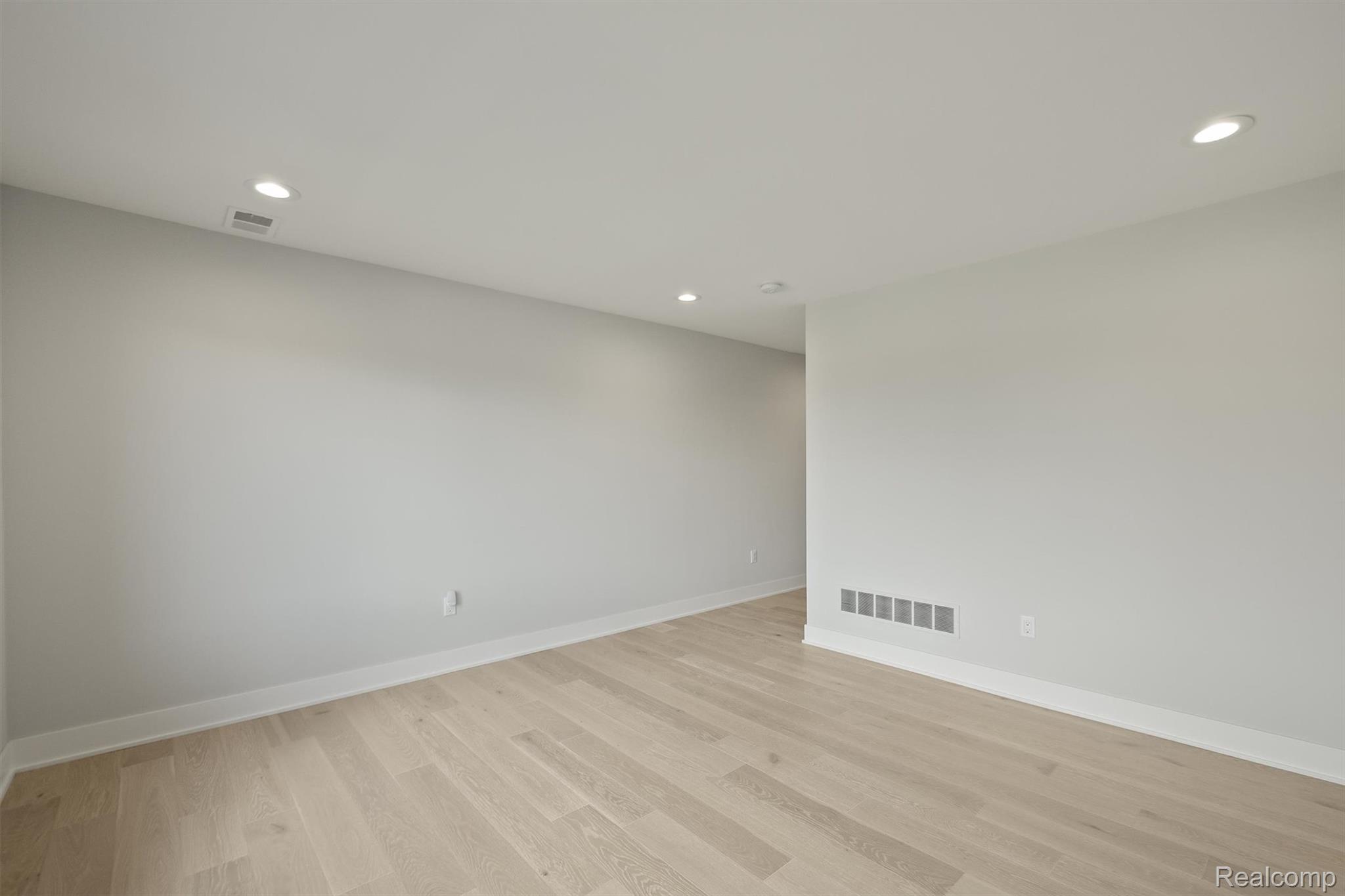 3266 BARON Drive