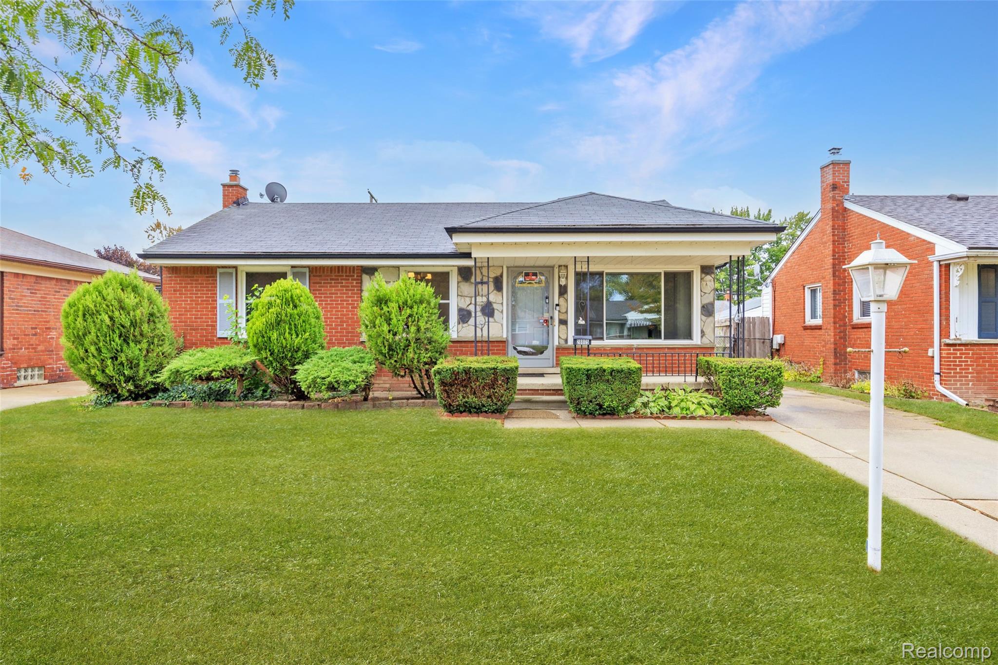 28805 Groveland Street