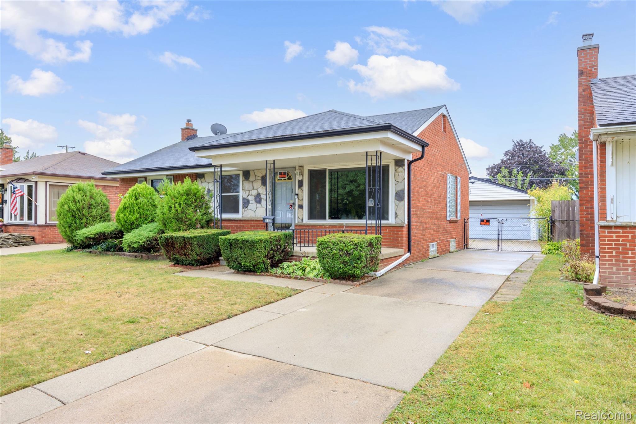 28805 Groveland Street