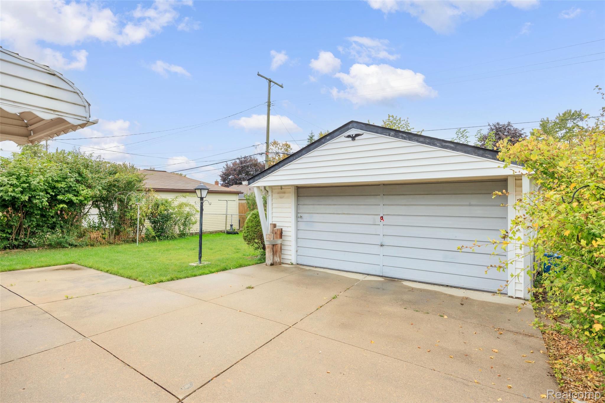 28805 Groveland Street