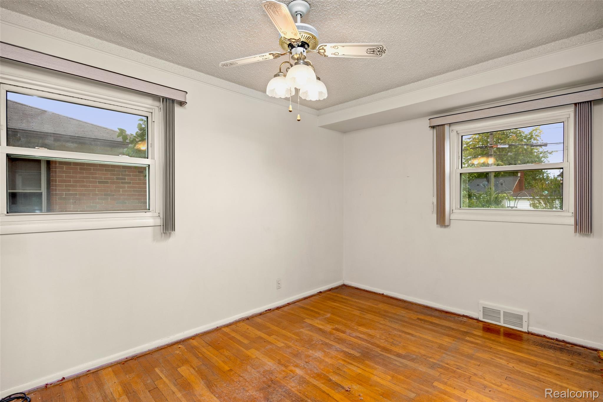 28805 Groveland Street