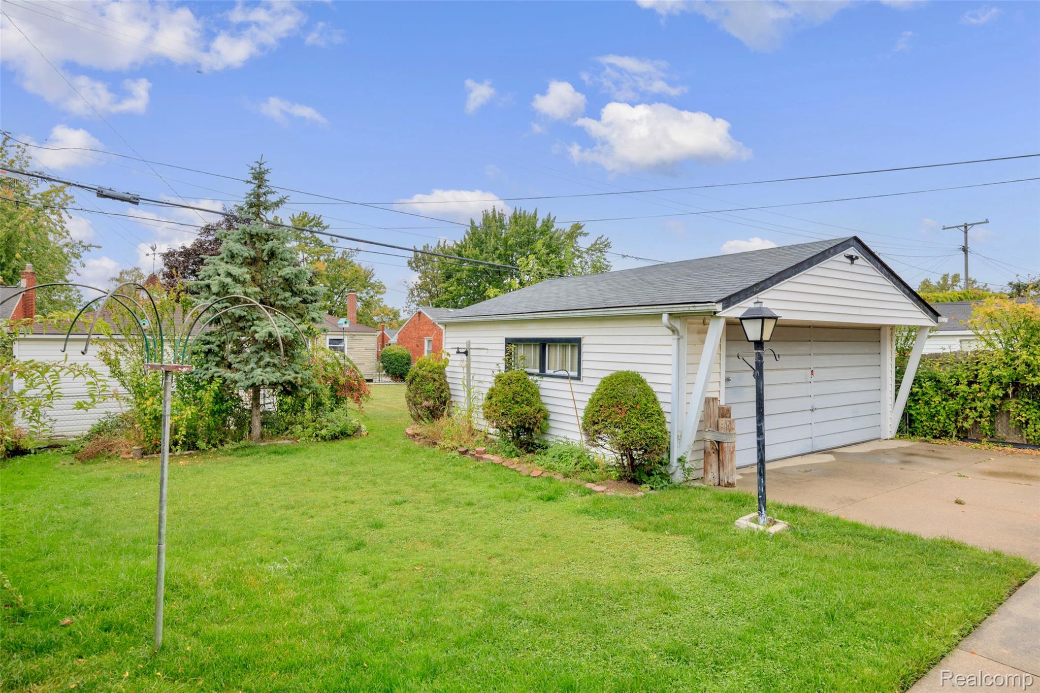 28805 Groveland Street