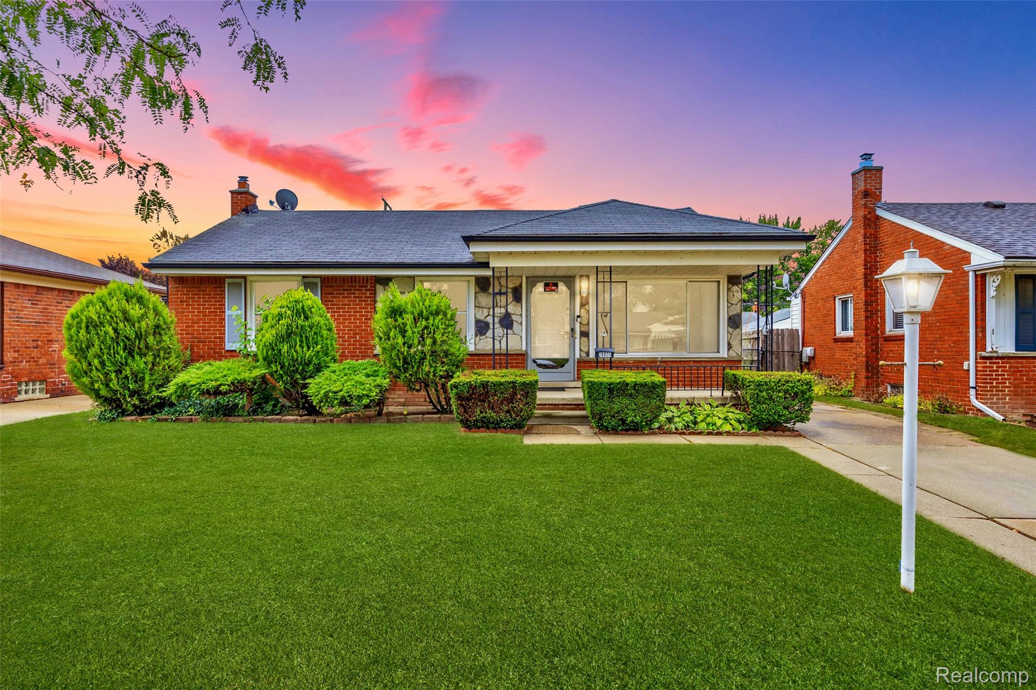 28805 Groveland Street