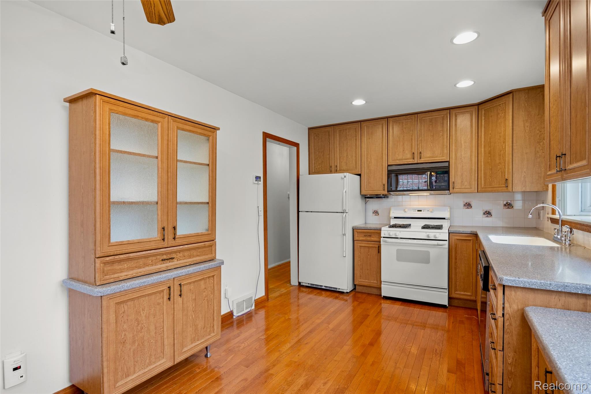 28805 Groveland Street