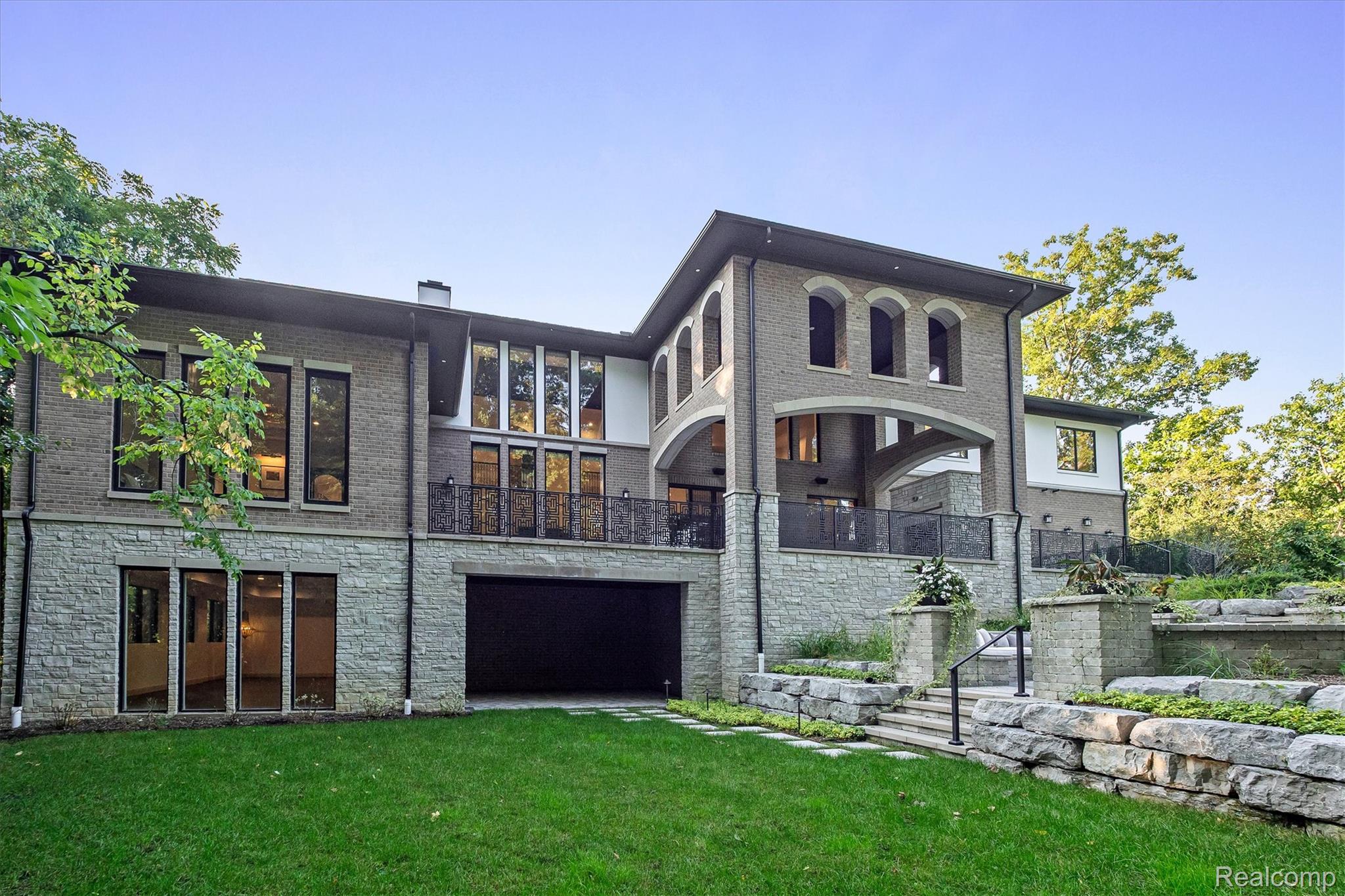 559 Barrington Park Drive