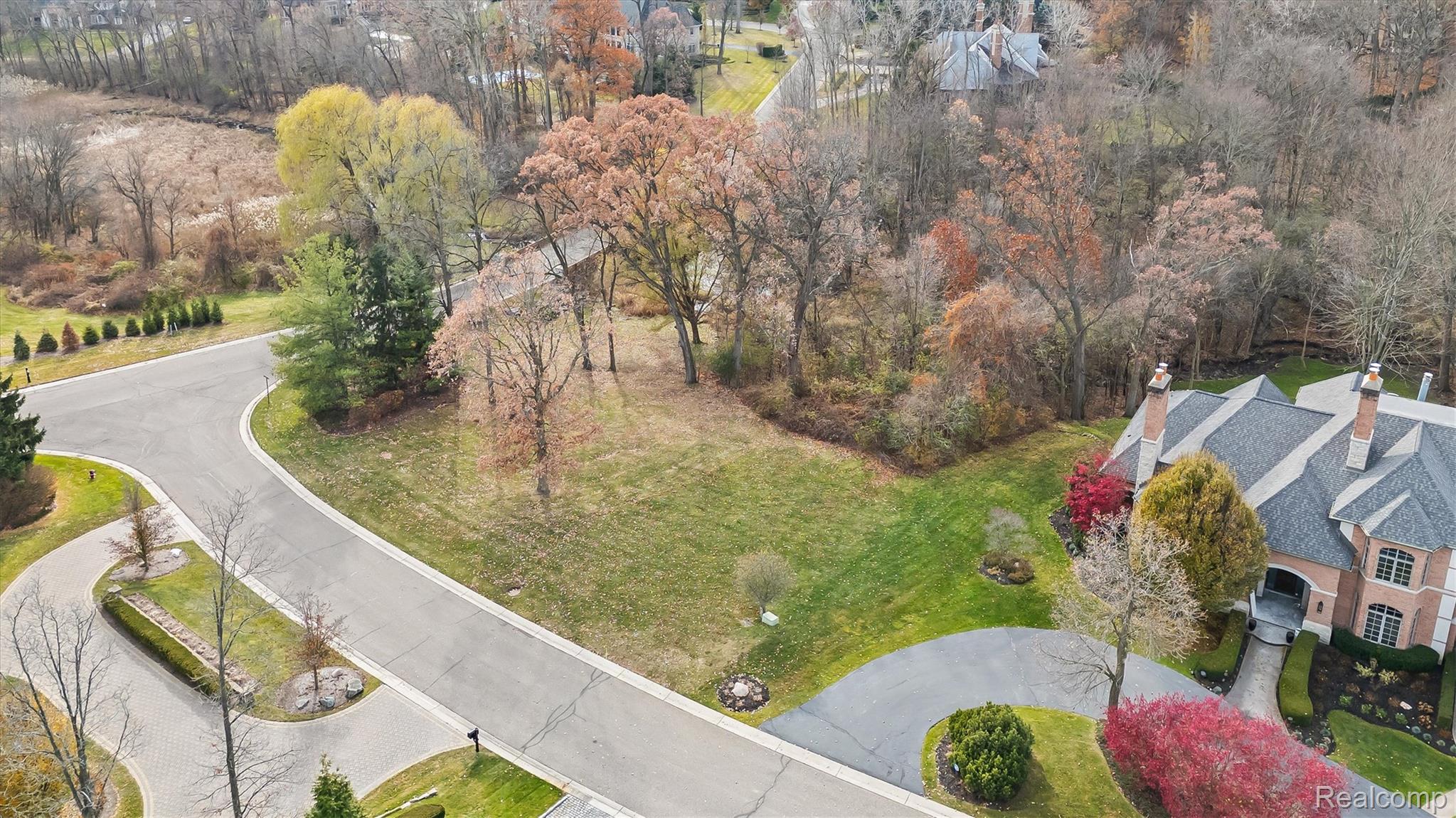 556 Barrington Court