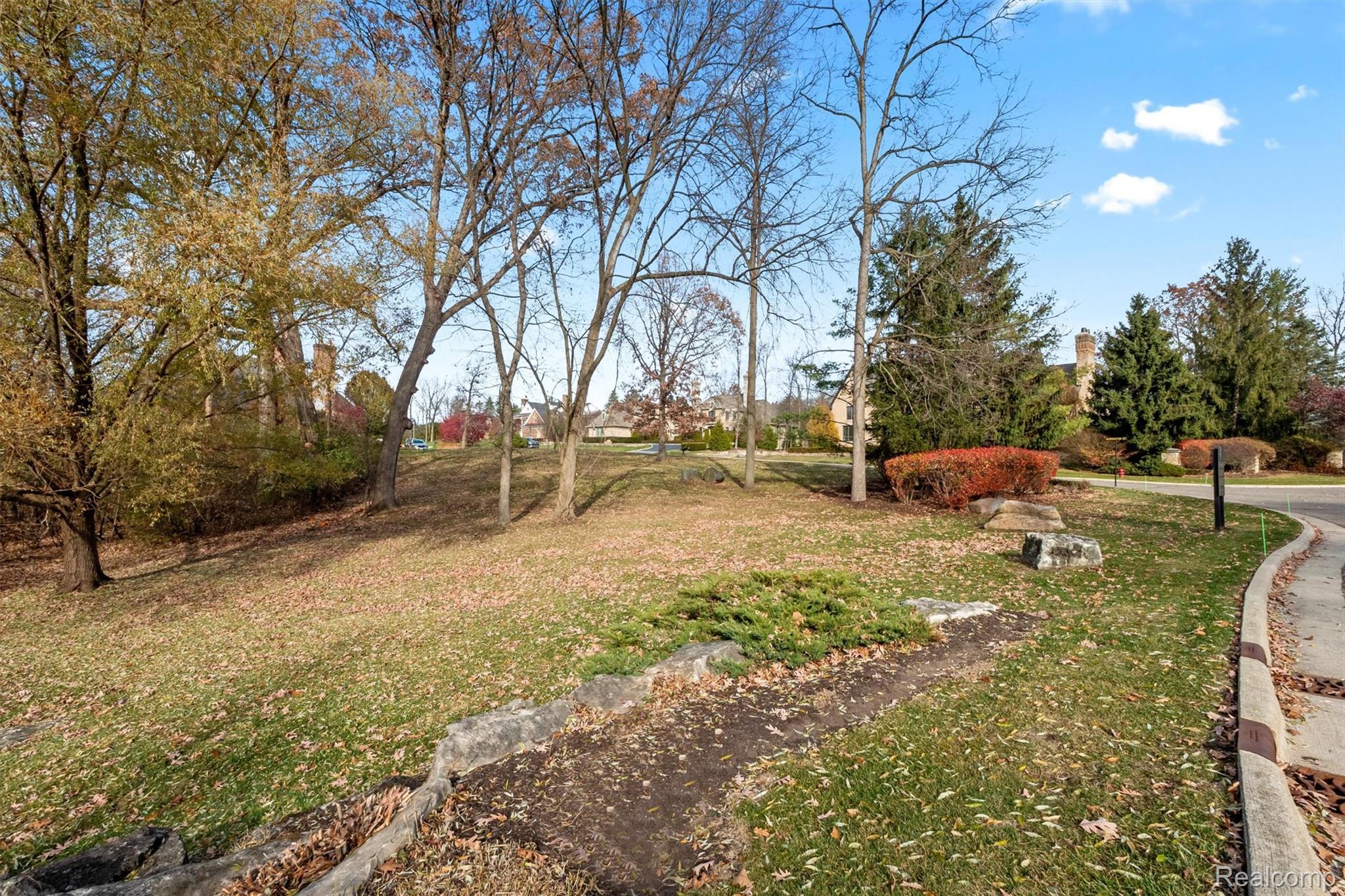 556 Barrington Court