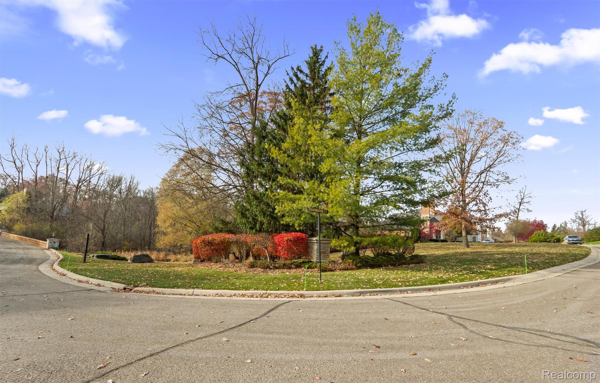 556 Barrington Court