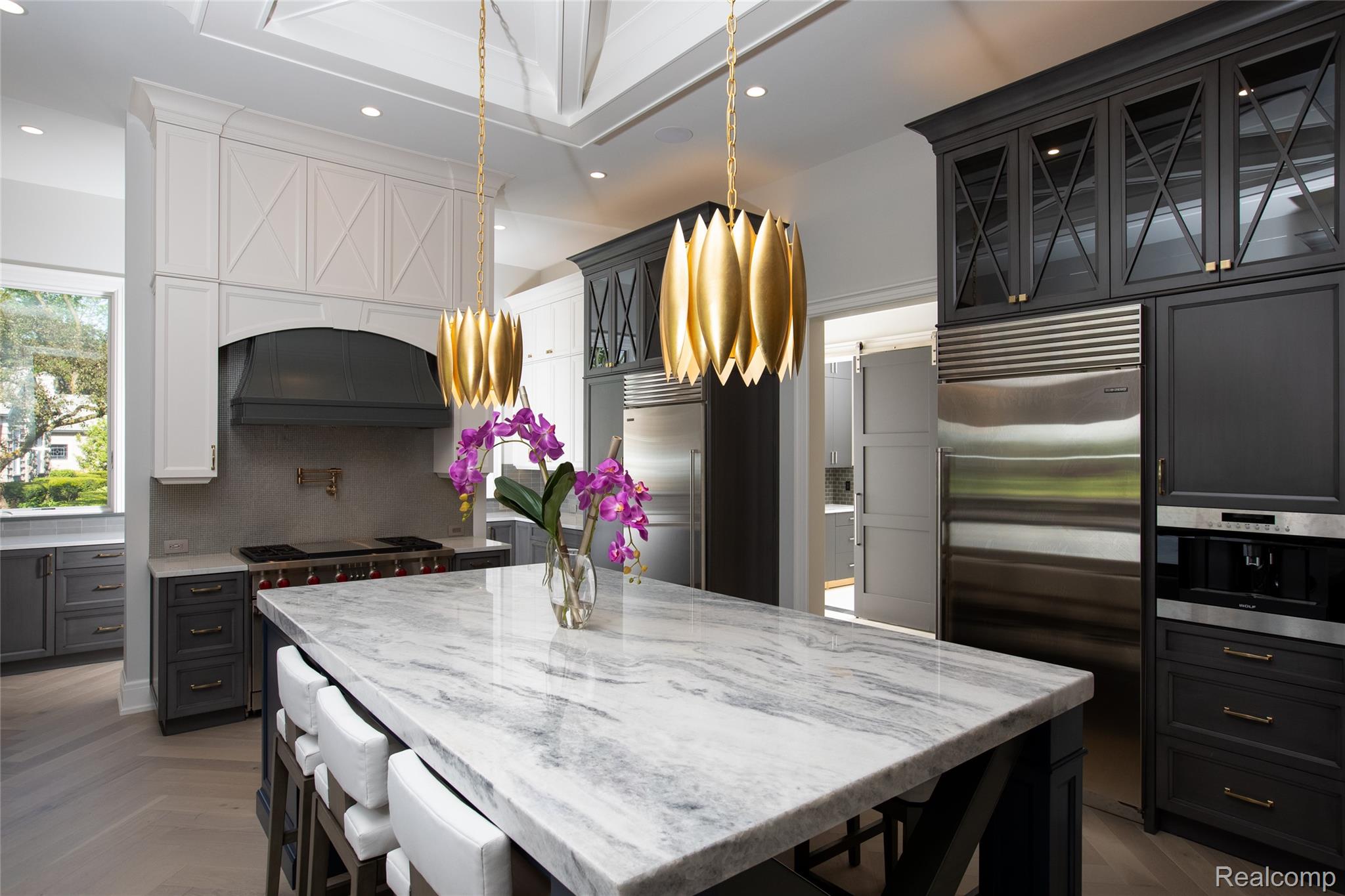 556 Barrington Court