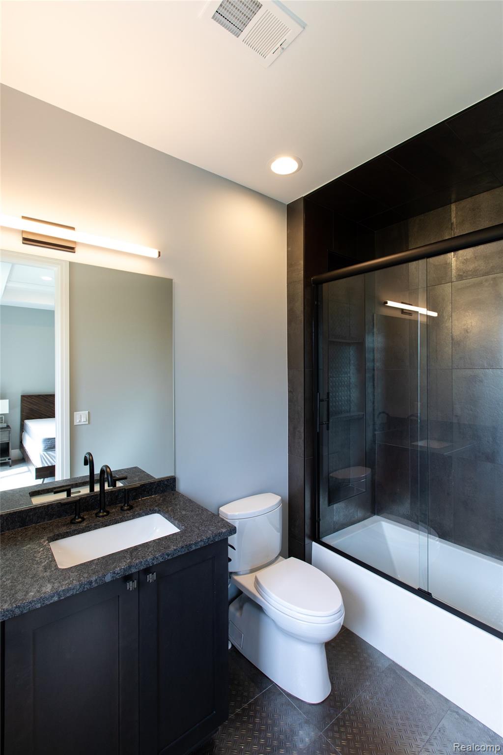 556 Barrington Court