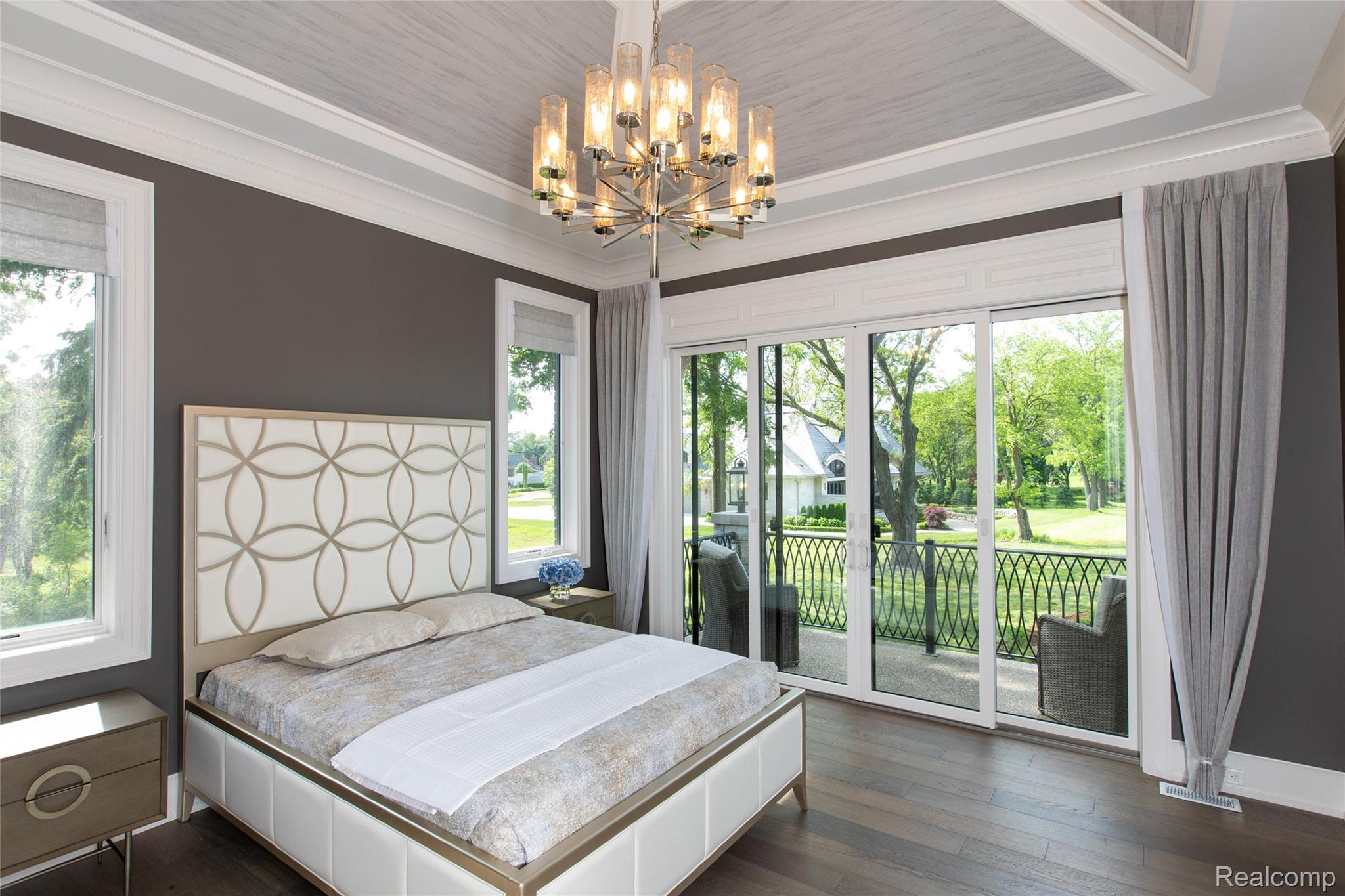 556 Barrington Court