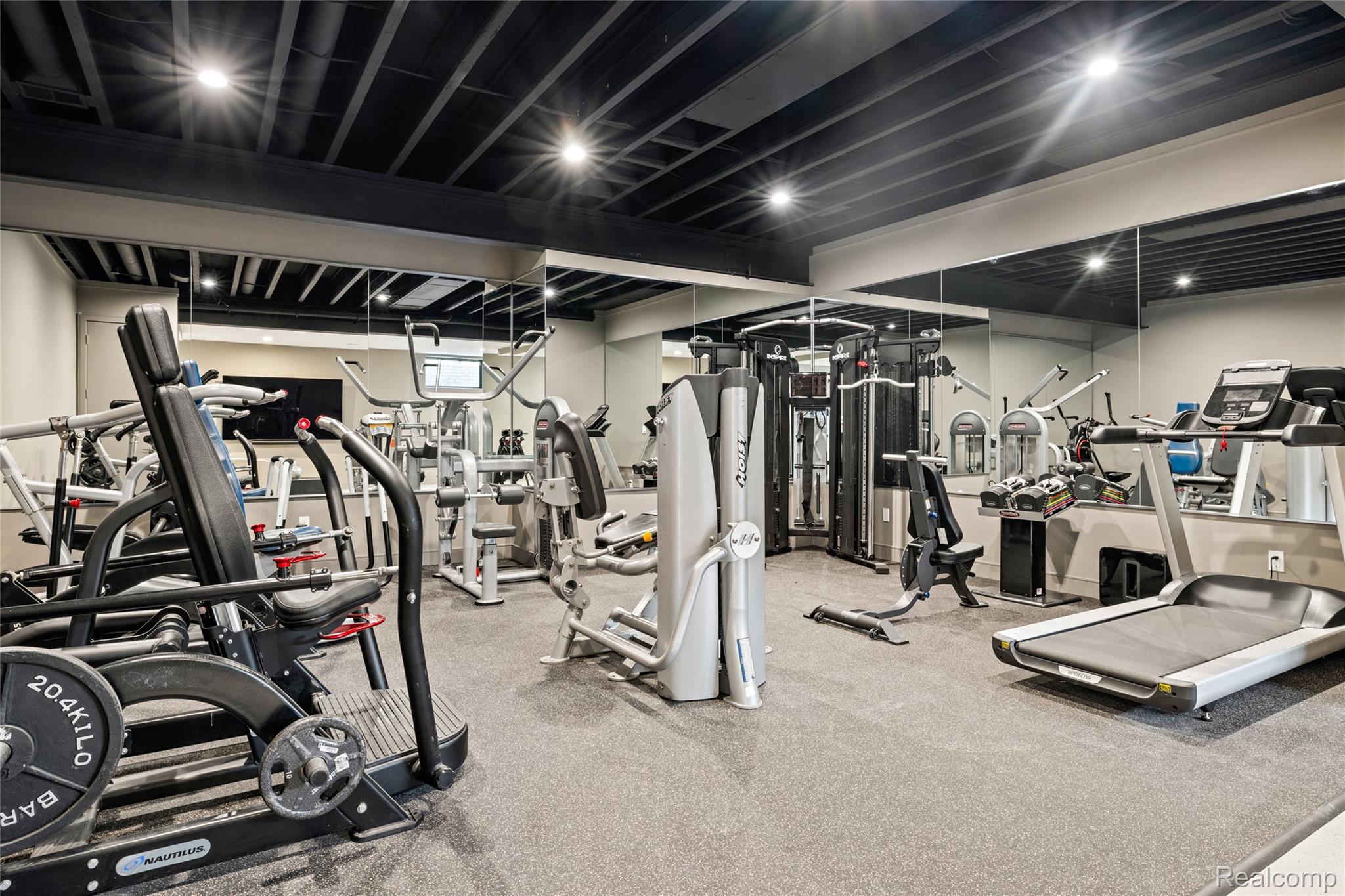 4512 Pinnacle Boulevard