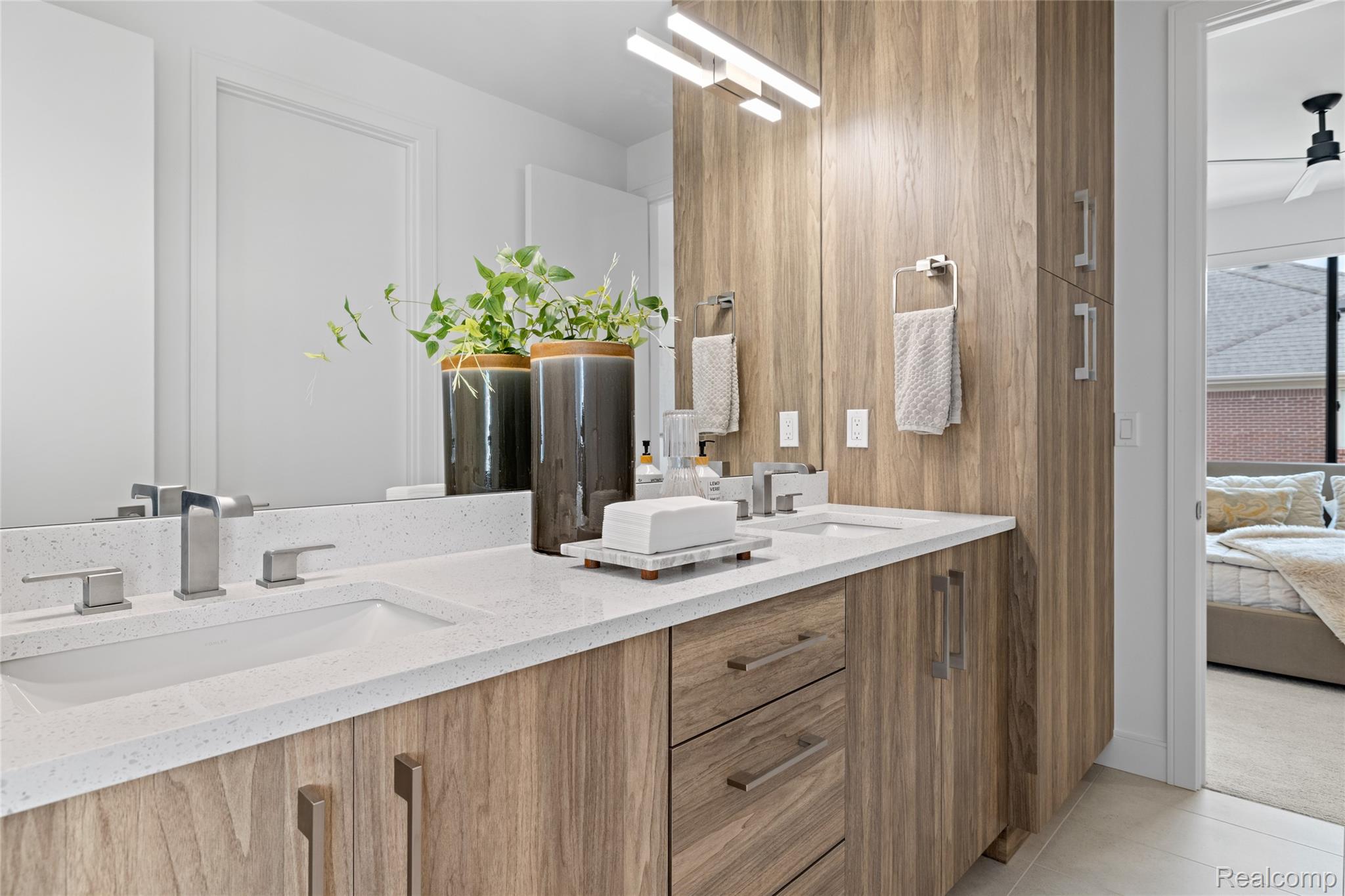 4512 Pinnacle Boulevard