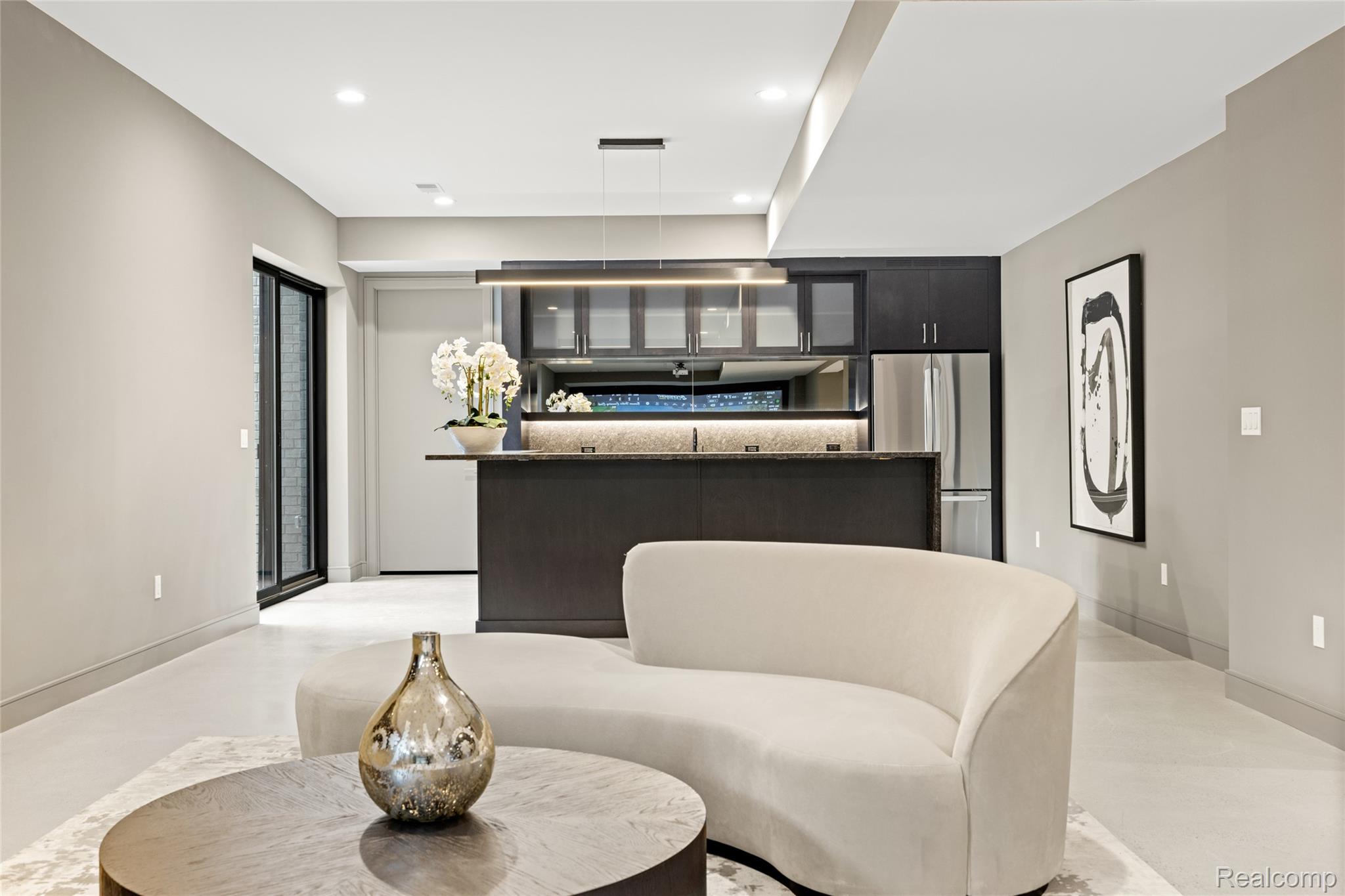 4512 Pinnacle Boulevard