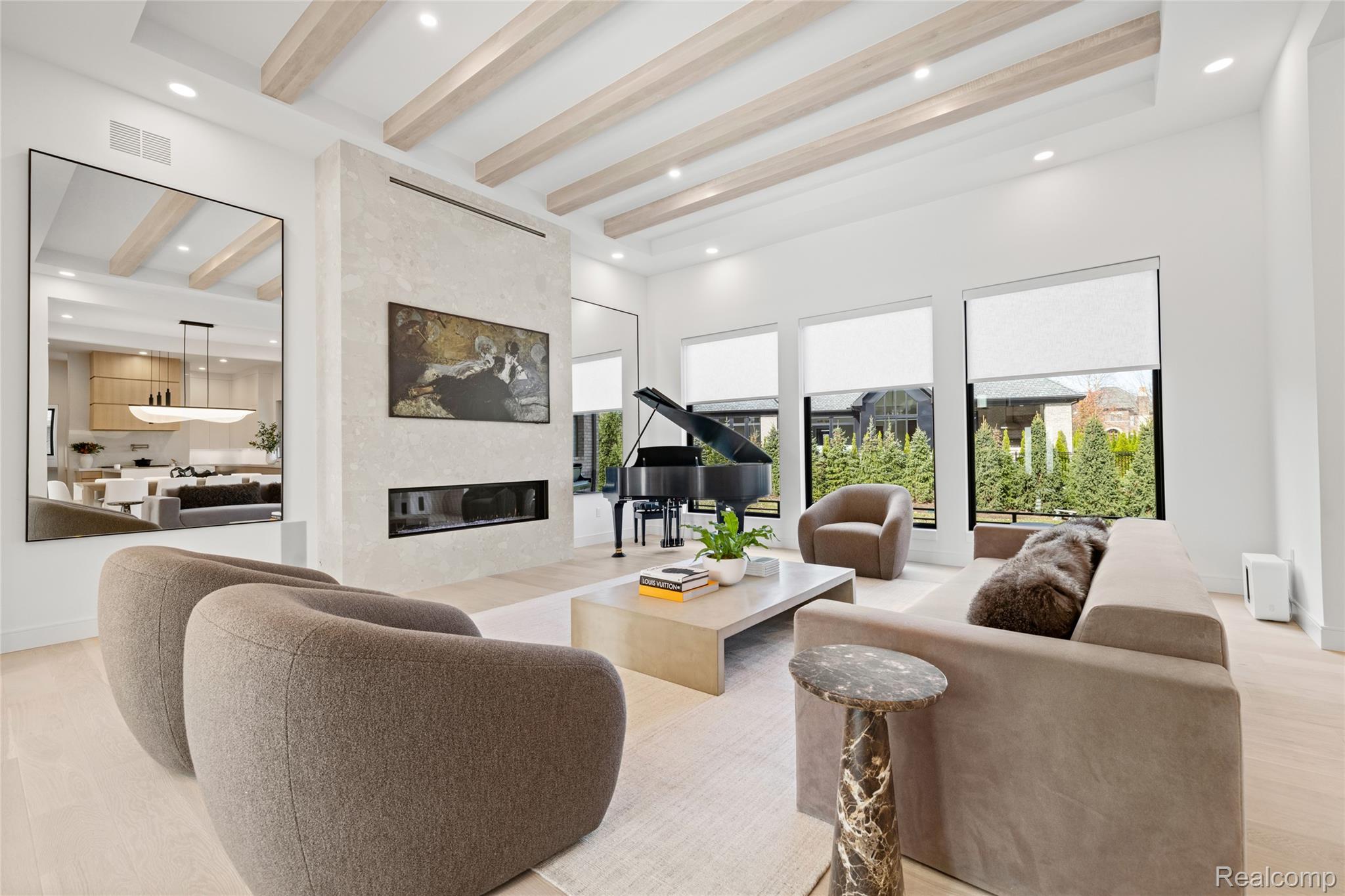 4512 Pinnacle Boulevard