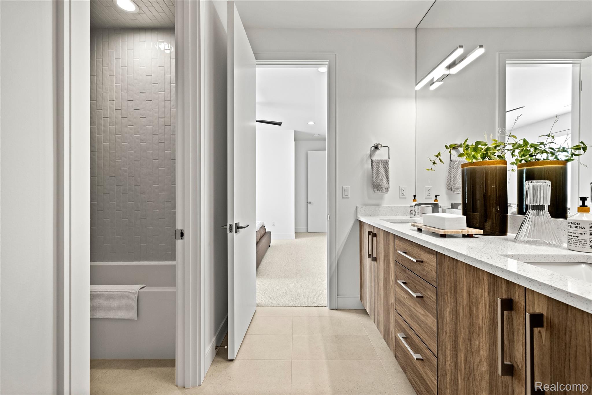 3026 Heron French Provincial