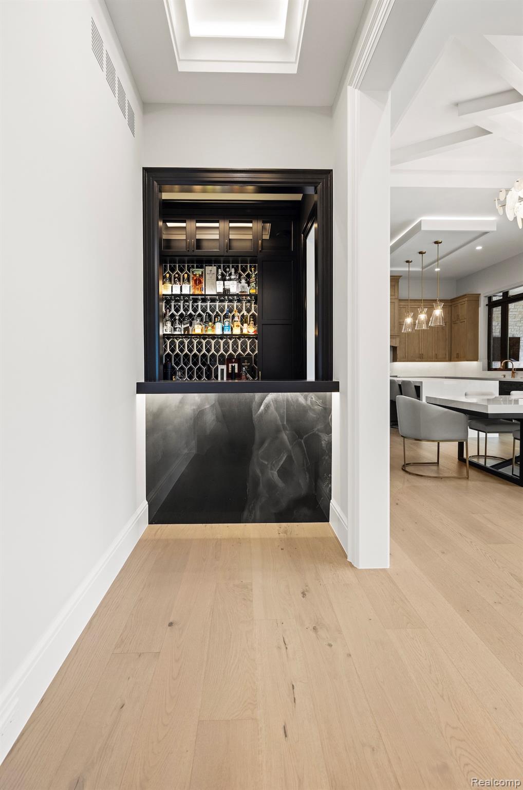 4592 Pinnacle Boulevard