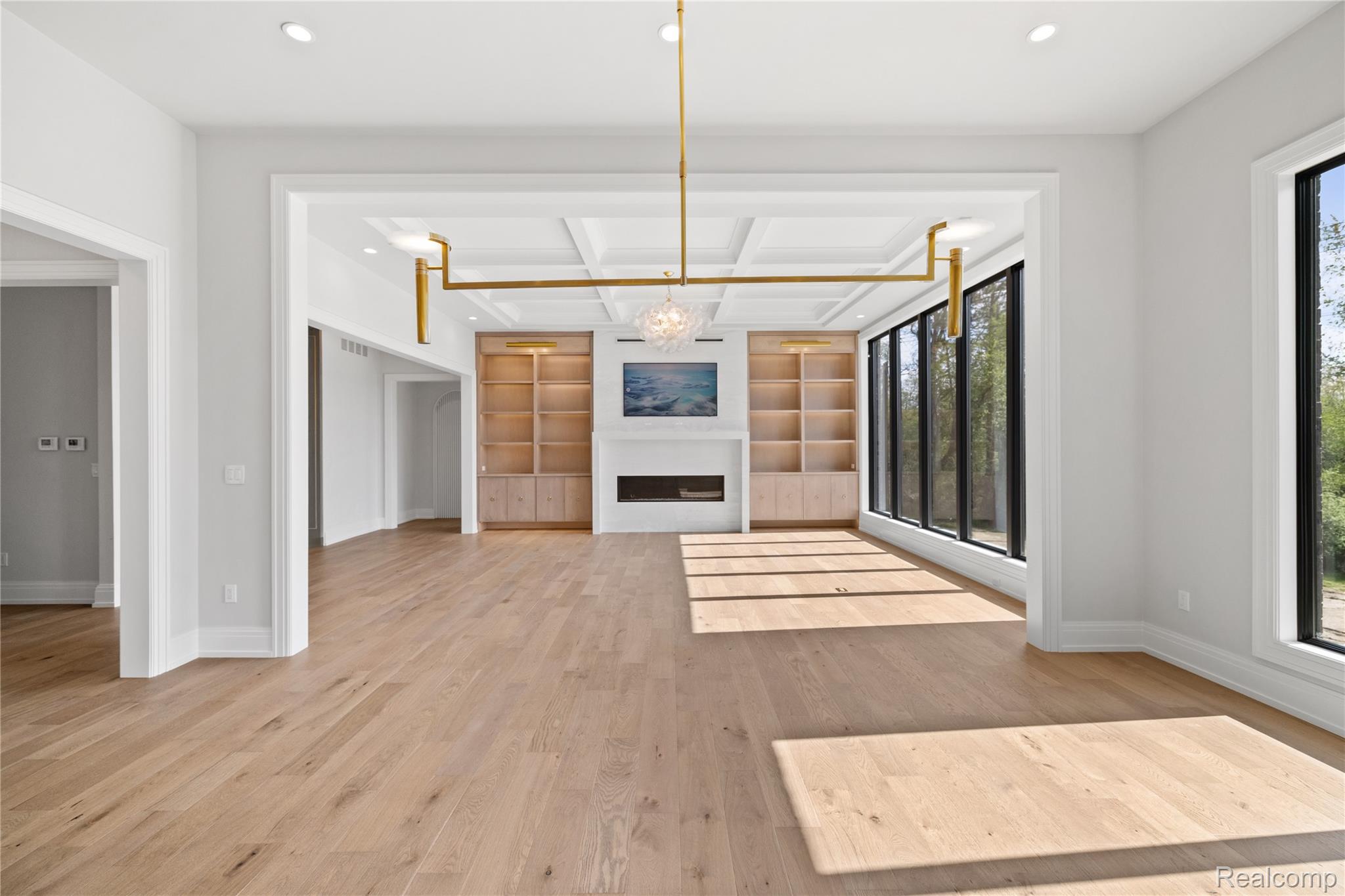 4554 Pinnacle Boulevard