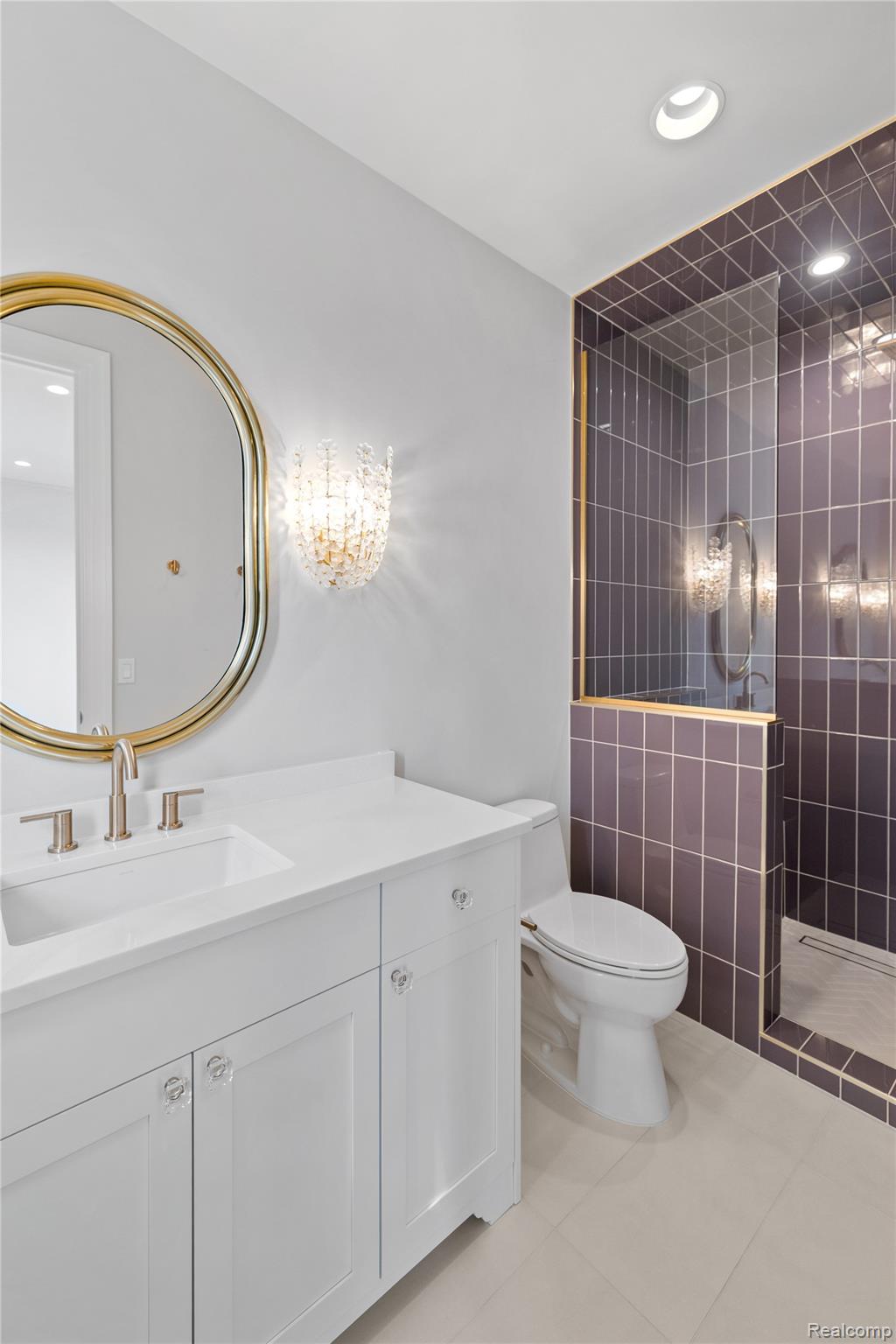 4554 Pinnacle Boulevard