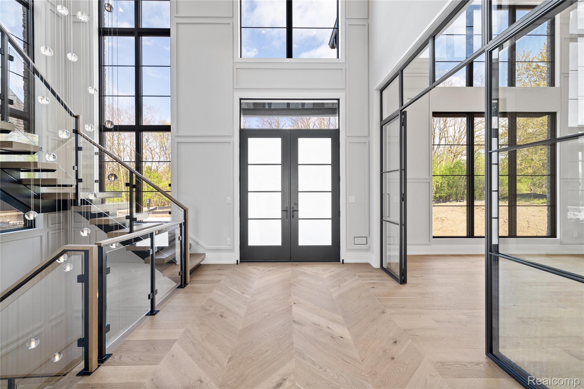 4554 Pinnacle Boulevard