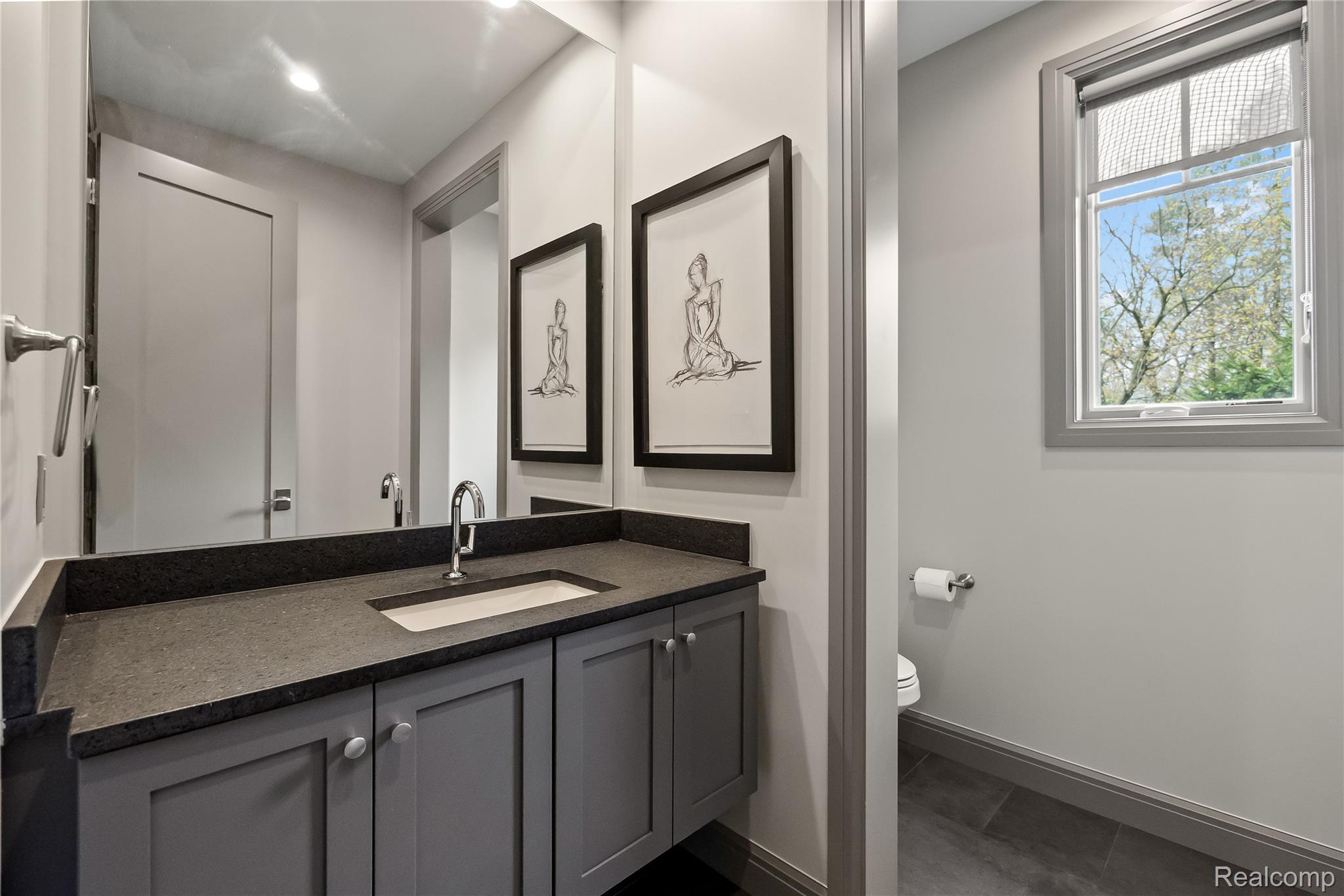 3824 Poppleton Court