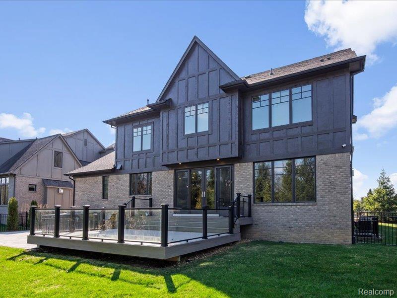 3824 Poppleton Court