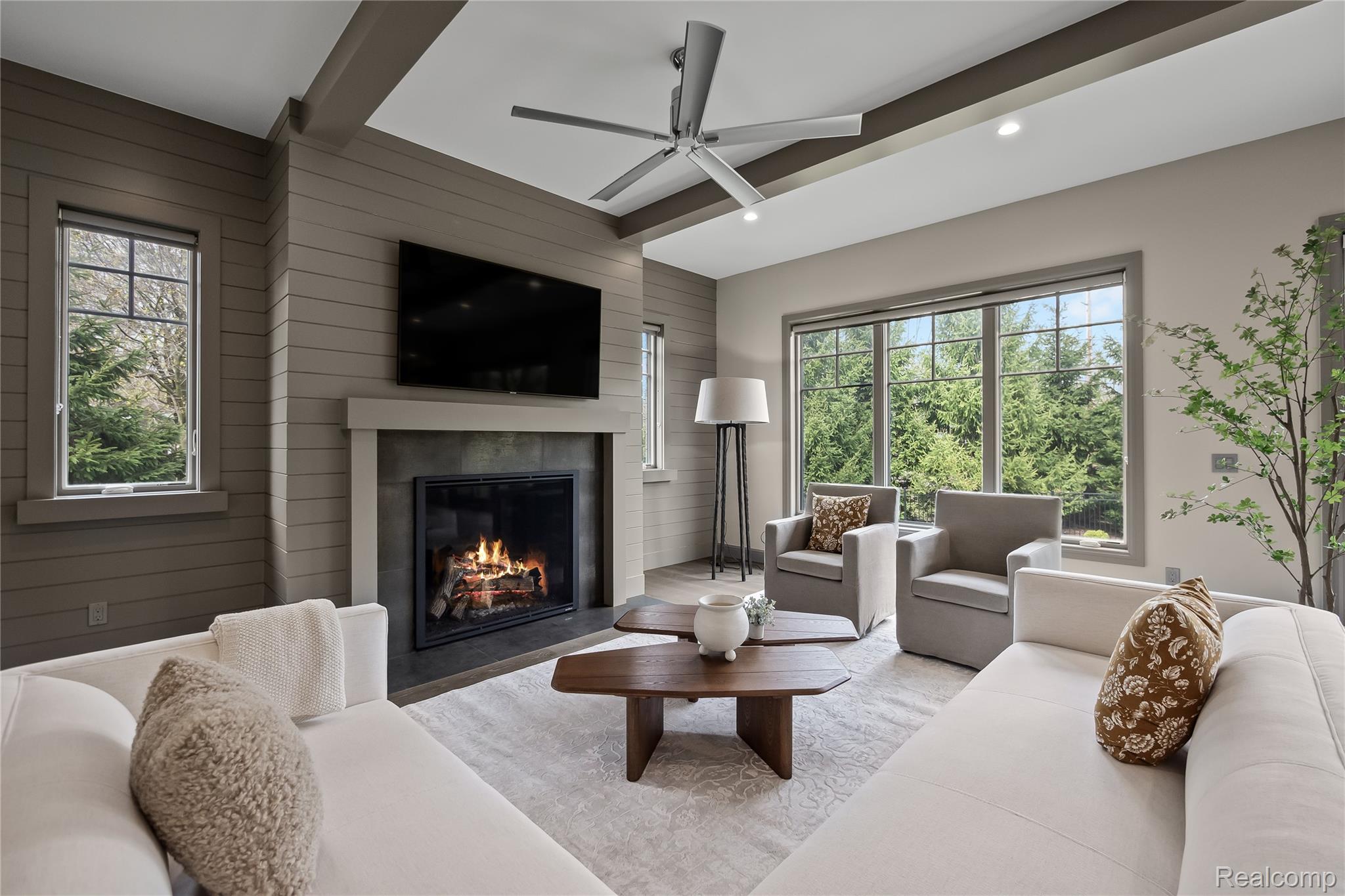 3824 Poppleton Court