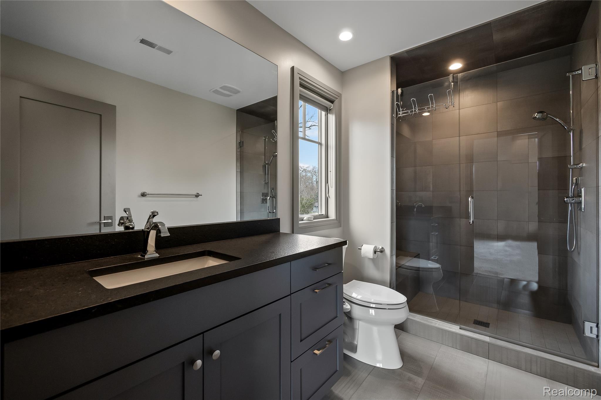 3824 Poppleton Court