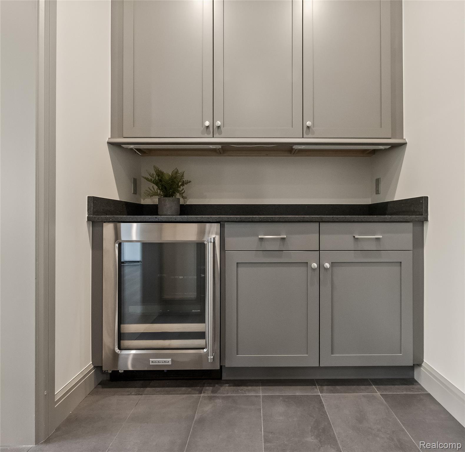 3824 Poppleton Court