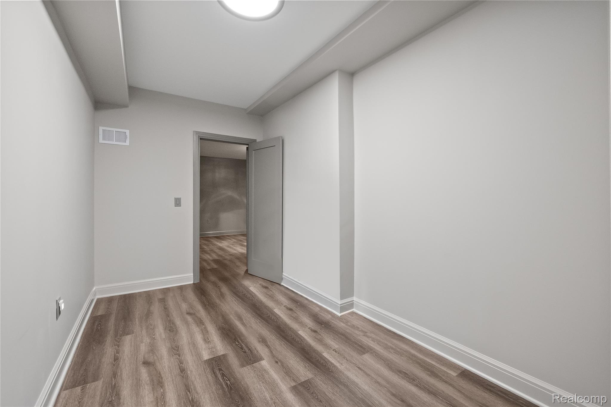 3824 Poppleton Court