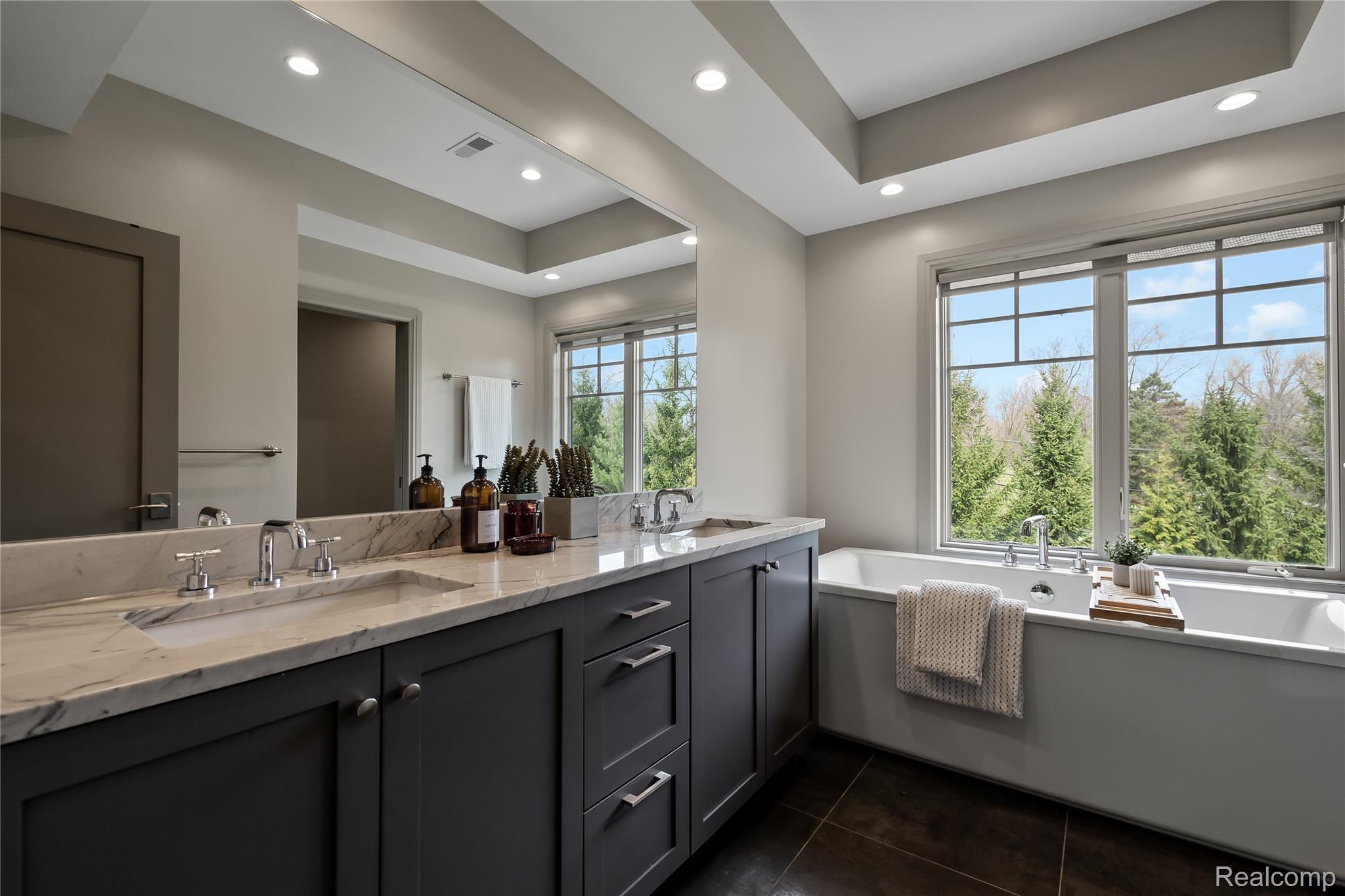 3824 Poppleton Court