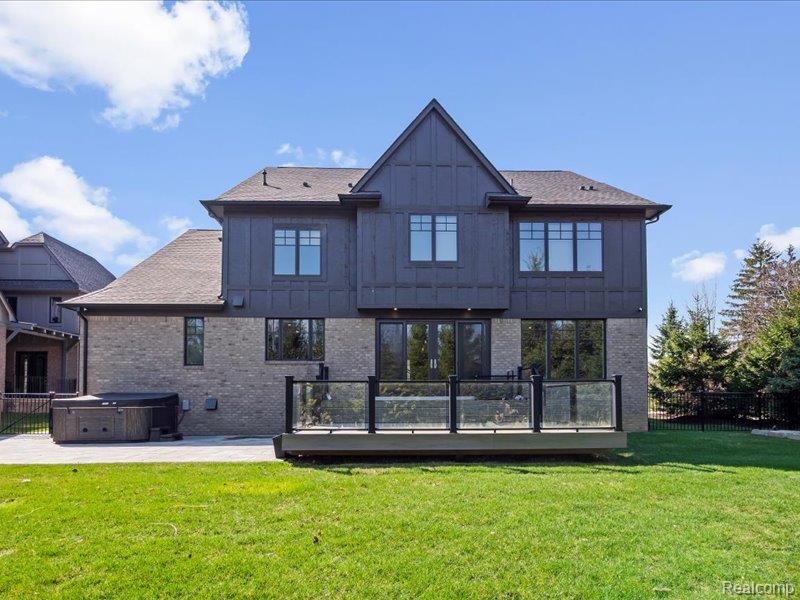 3824 Poppleton Court