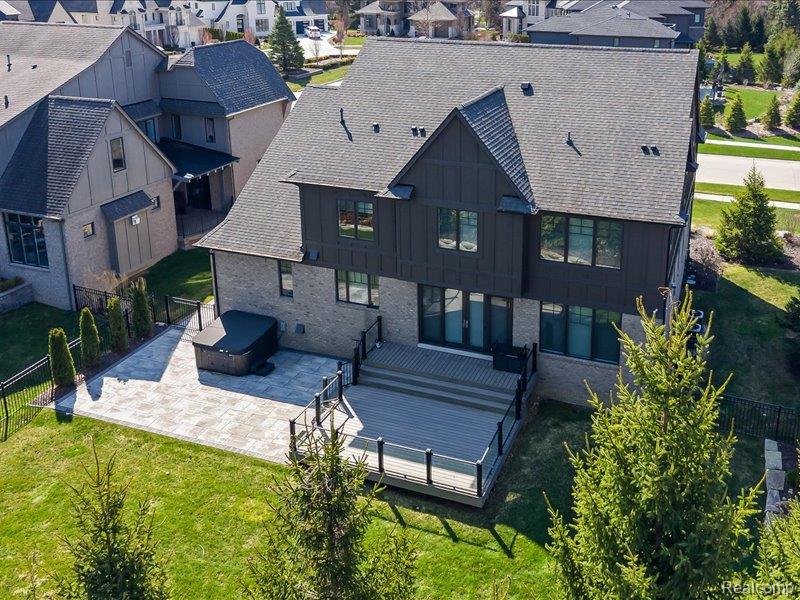 3824 Poppleton Court