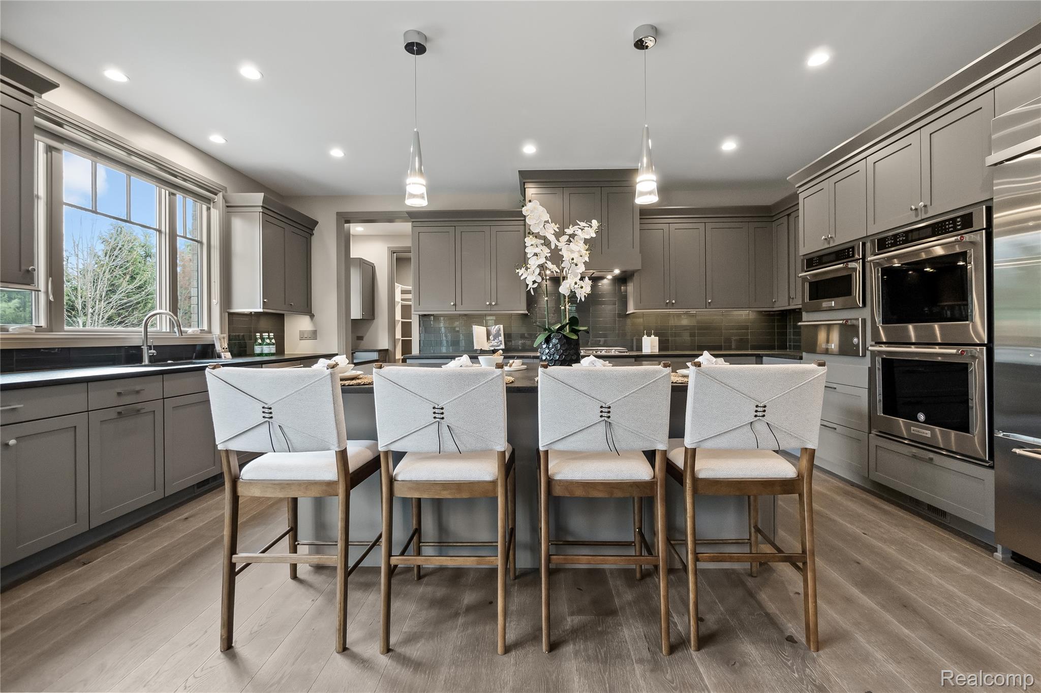 3824 Poppleton Court