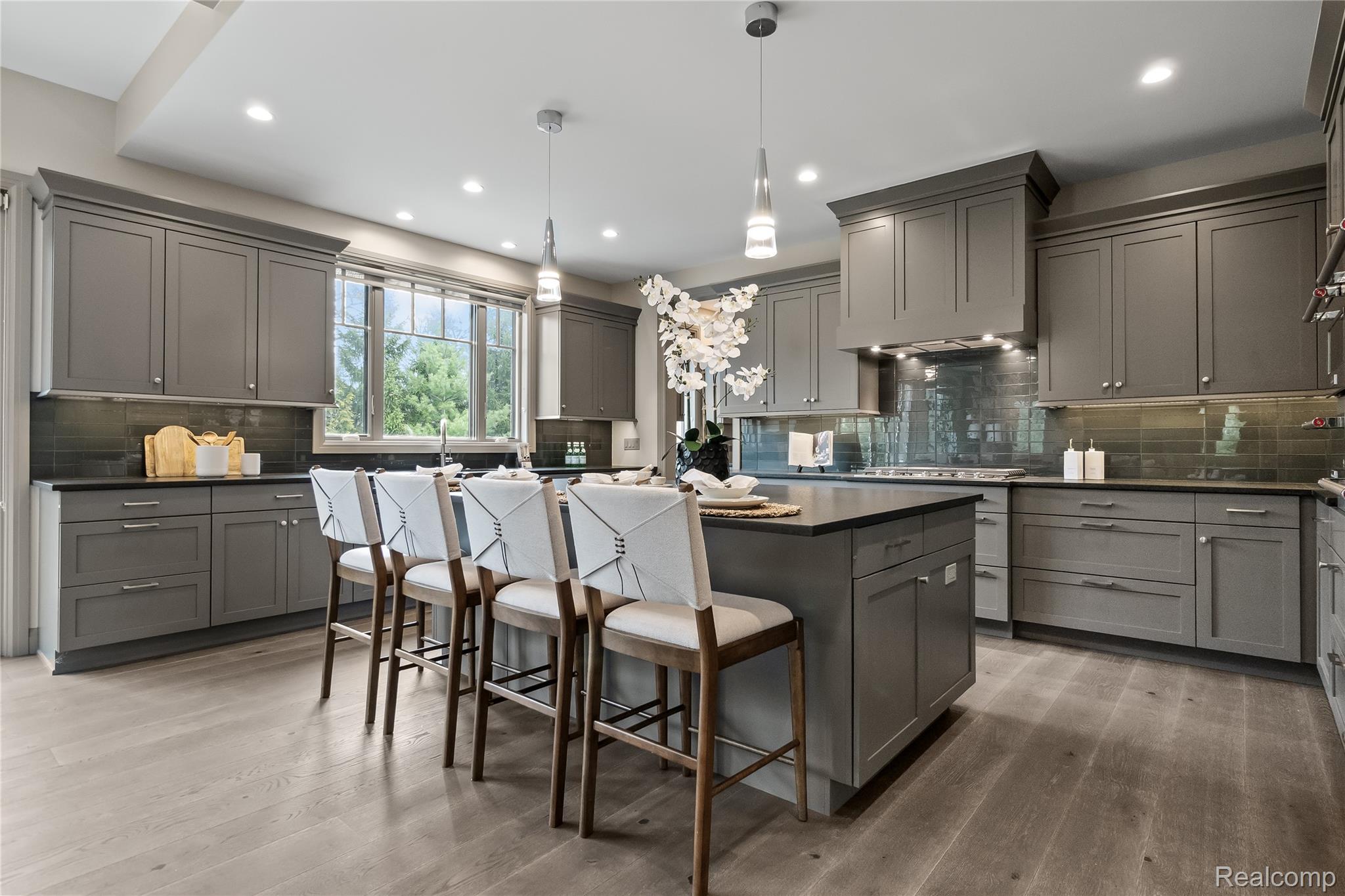 3824 Poppleton Court