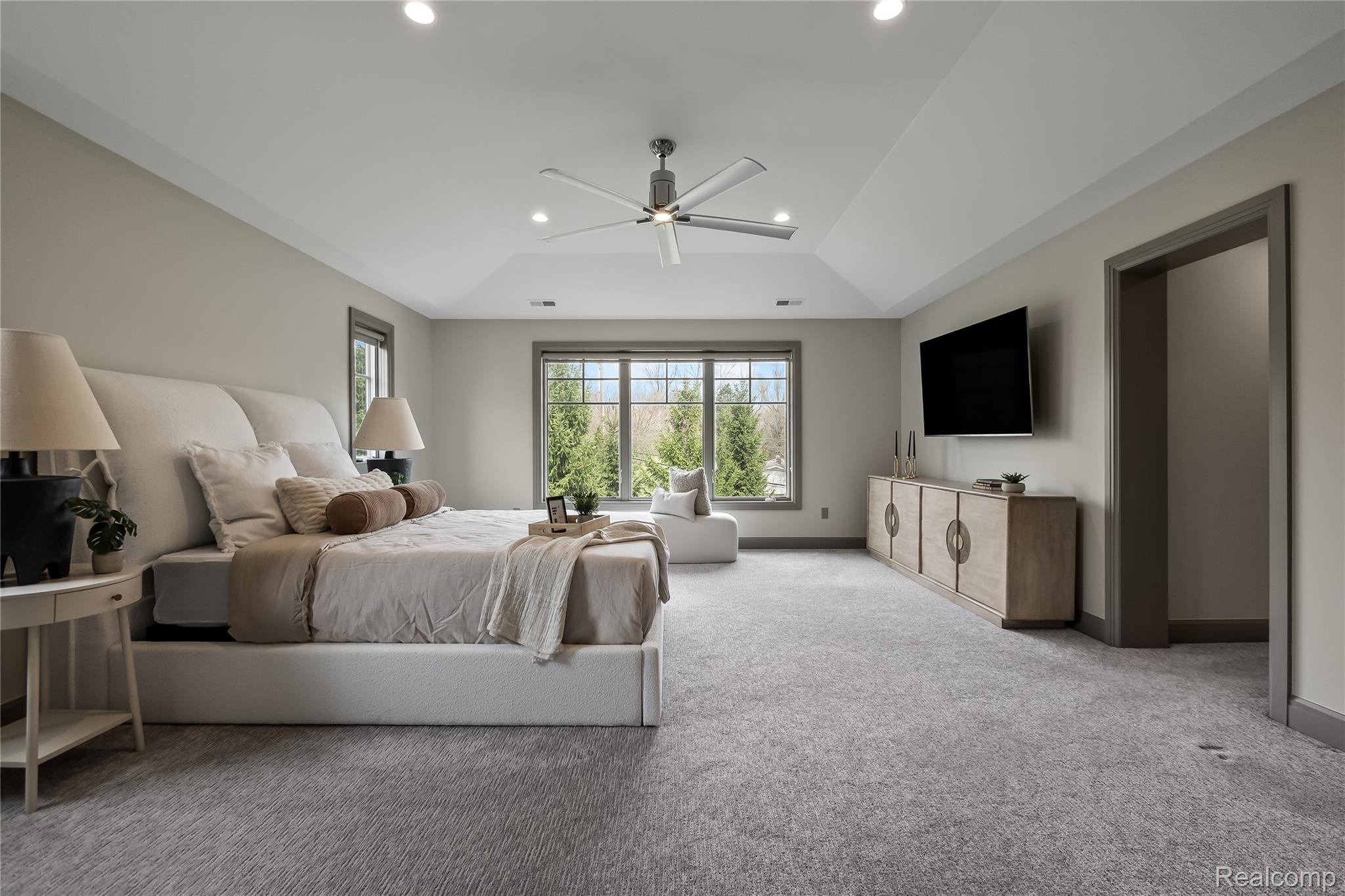 3824 Poppleton Court